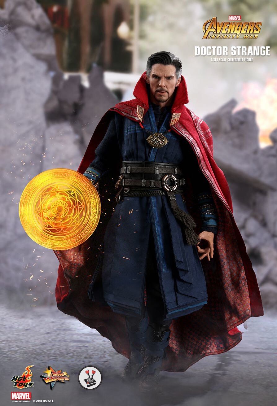 Doctor Strange  - Hot Toys (Avengers Infinity War) action figure collectible - Main Image 2