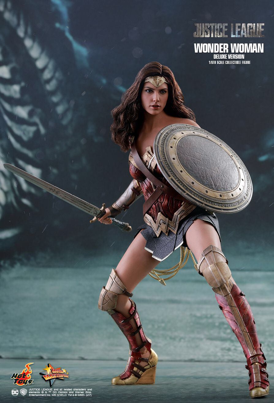 Wonder Woman - Hot Toys (Justice League) action figure collectible - Main Image 2