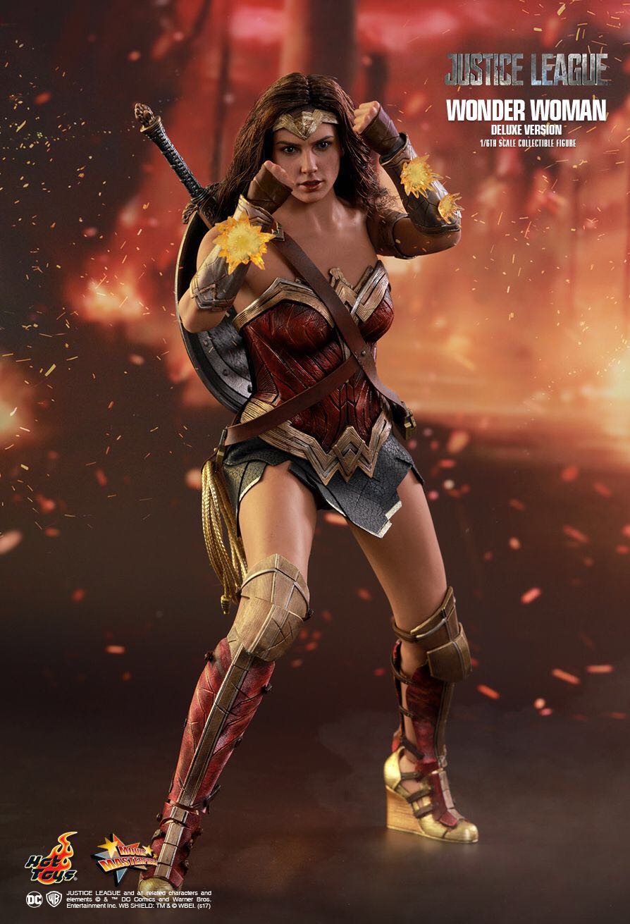 Wonder Woman - Hot Toys (Justice League) action figure collectible - Main Image 3
