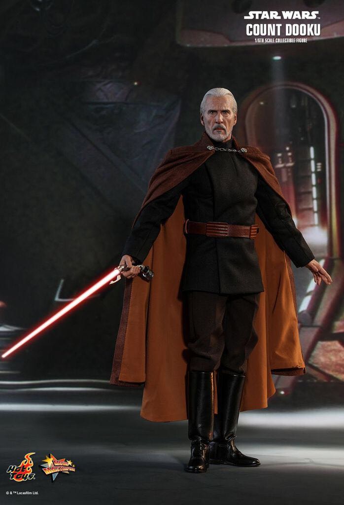 Count Dooku - Hot Toys (Star Wars Ep 2 AotC) action figure collectible - Main Image 2