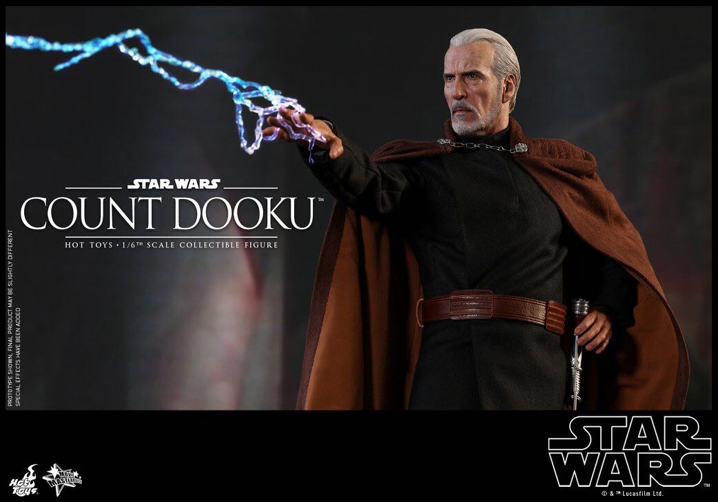 Count Dooku - Hot Toys (Star Wars Ep 2 AotC) action figure collectible - Main Image 3