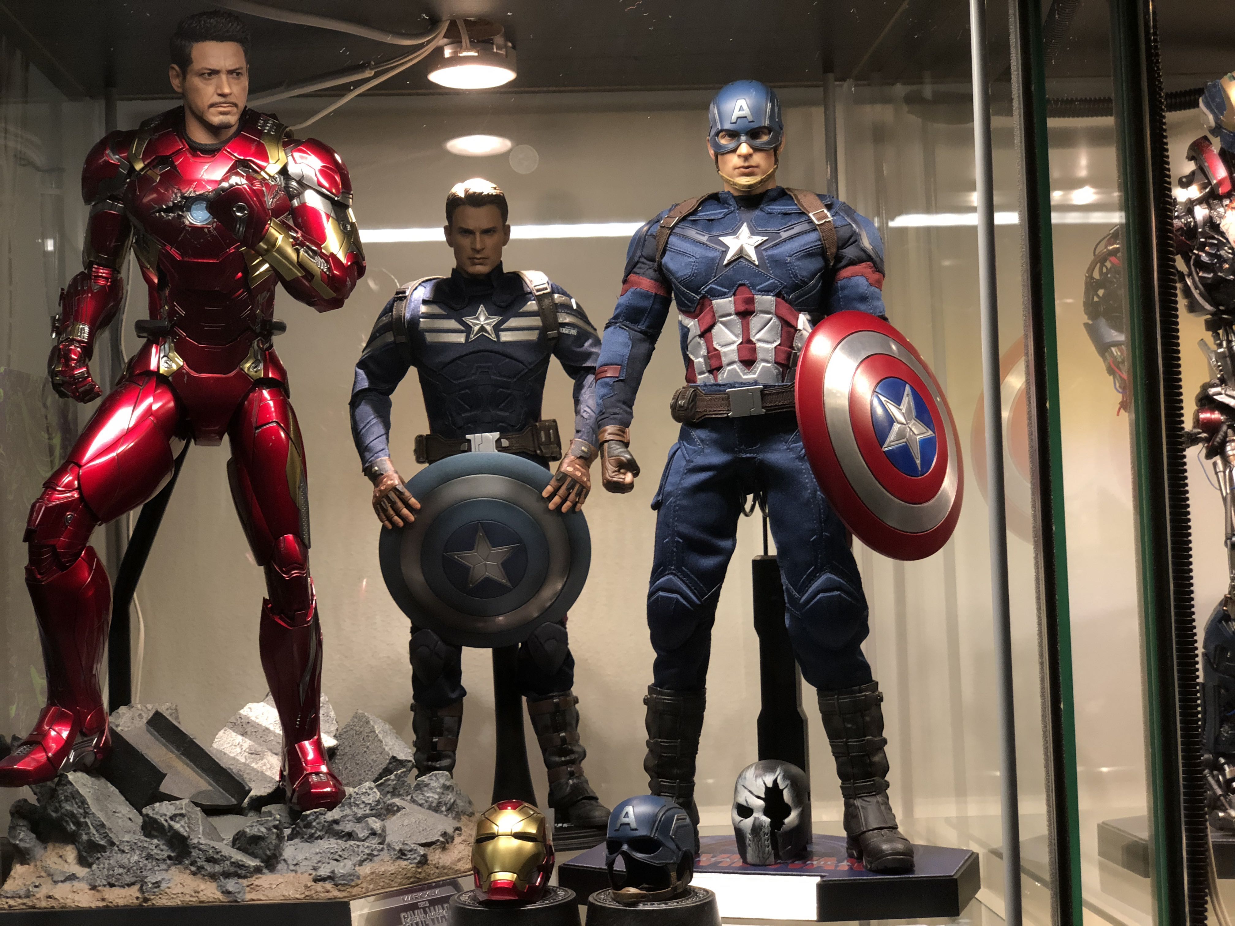 Hot Toys Captain America Civil War - Hot Toys (MARVEL) action figure collectible [Barcode 4897011176123] - Main Image 2