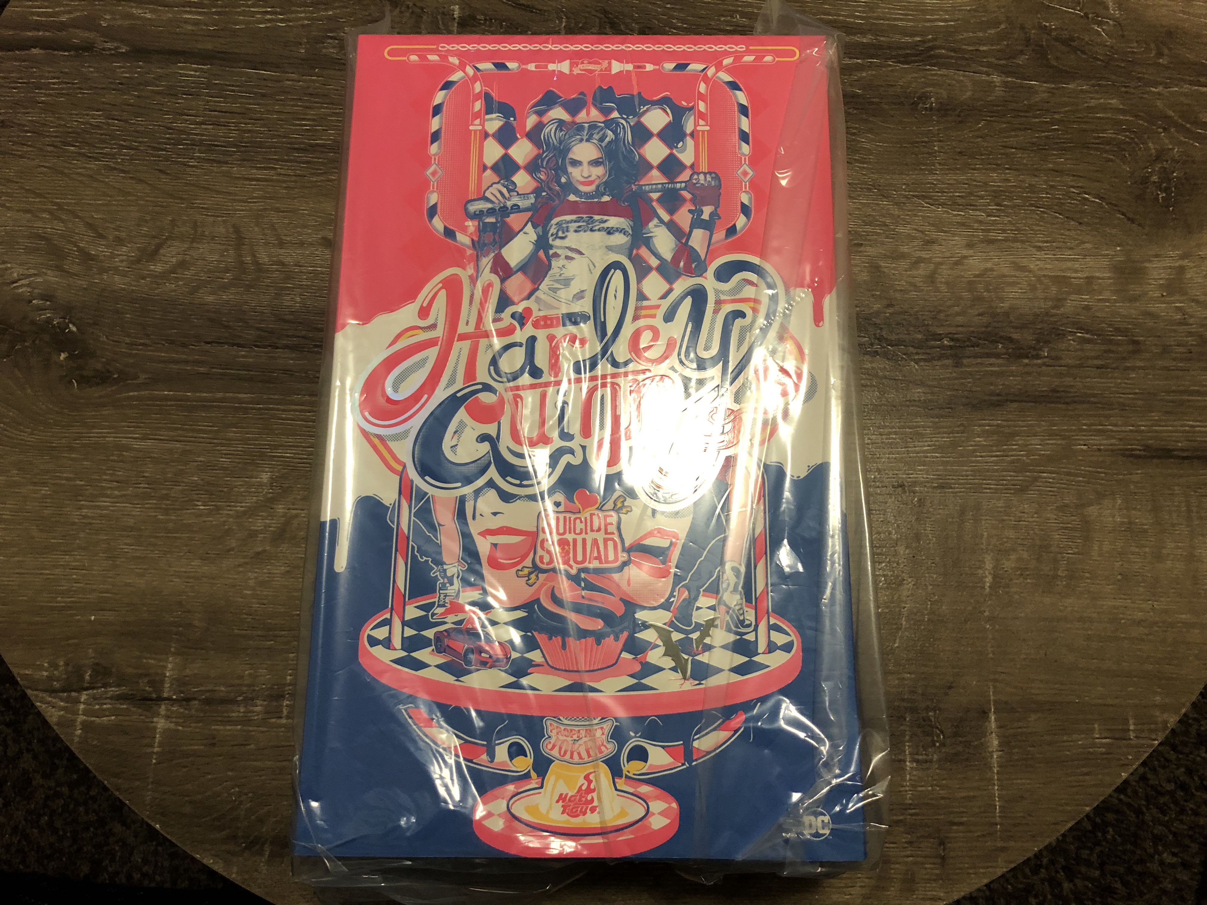 Hot Toys Harley Quinn - Hot Toys (DC) action figure collectible - Main Image 3