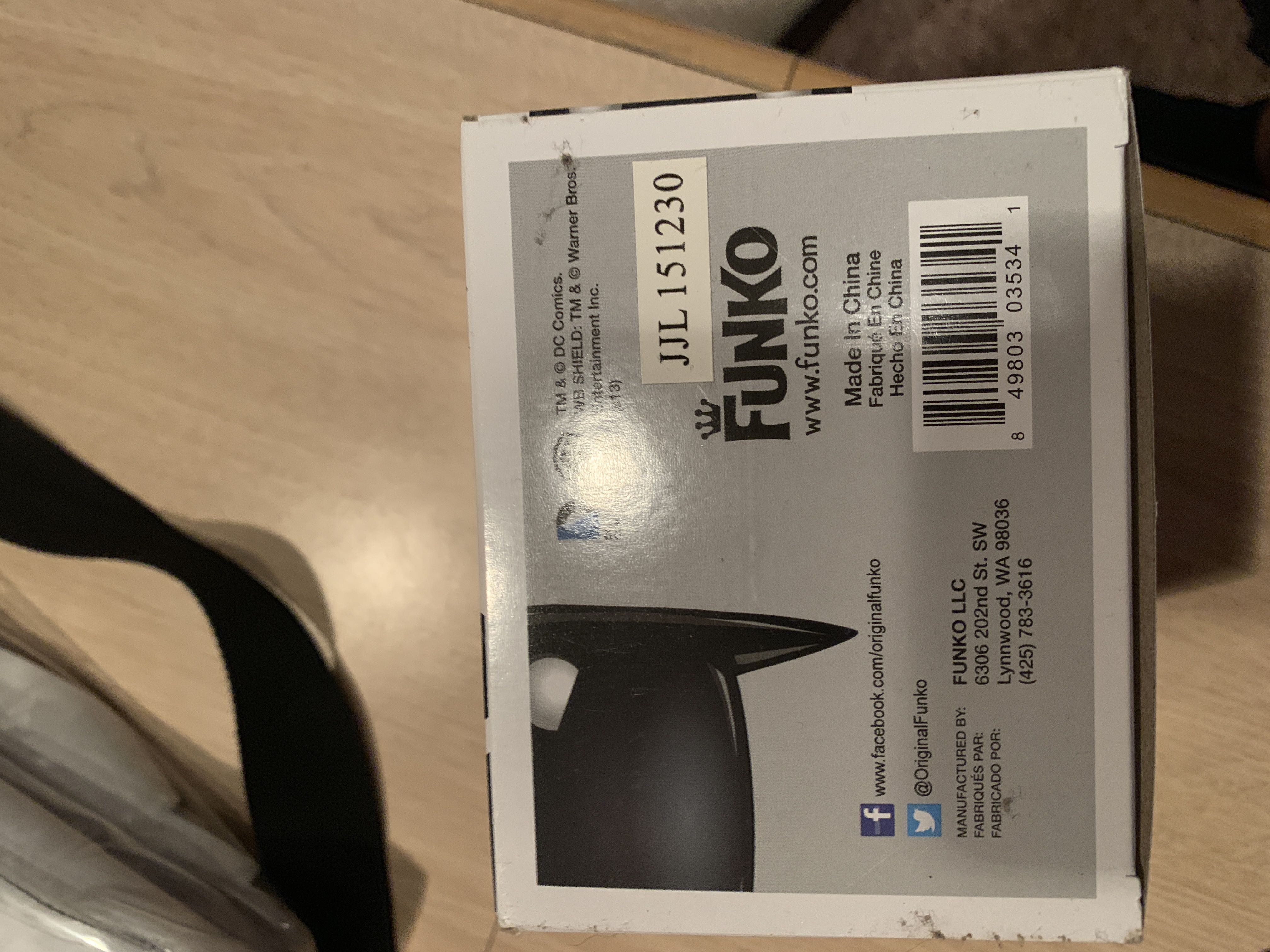 Funko: DC - Batman Beyond  action figure collectible [Barcode 849803035341] - Main Image 3