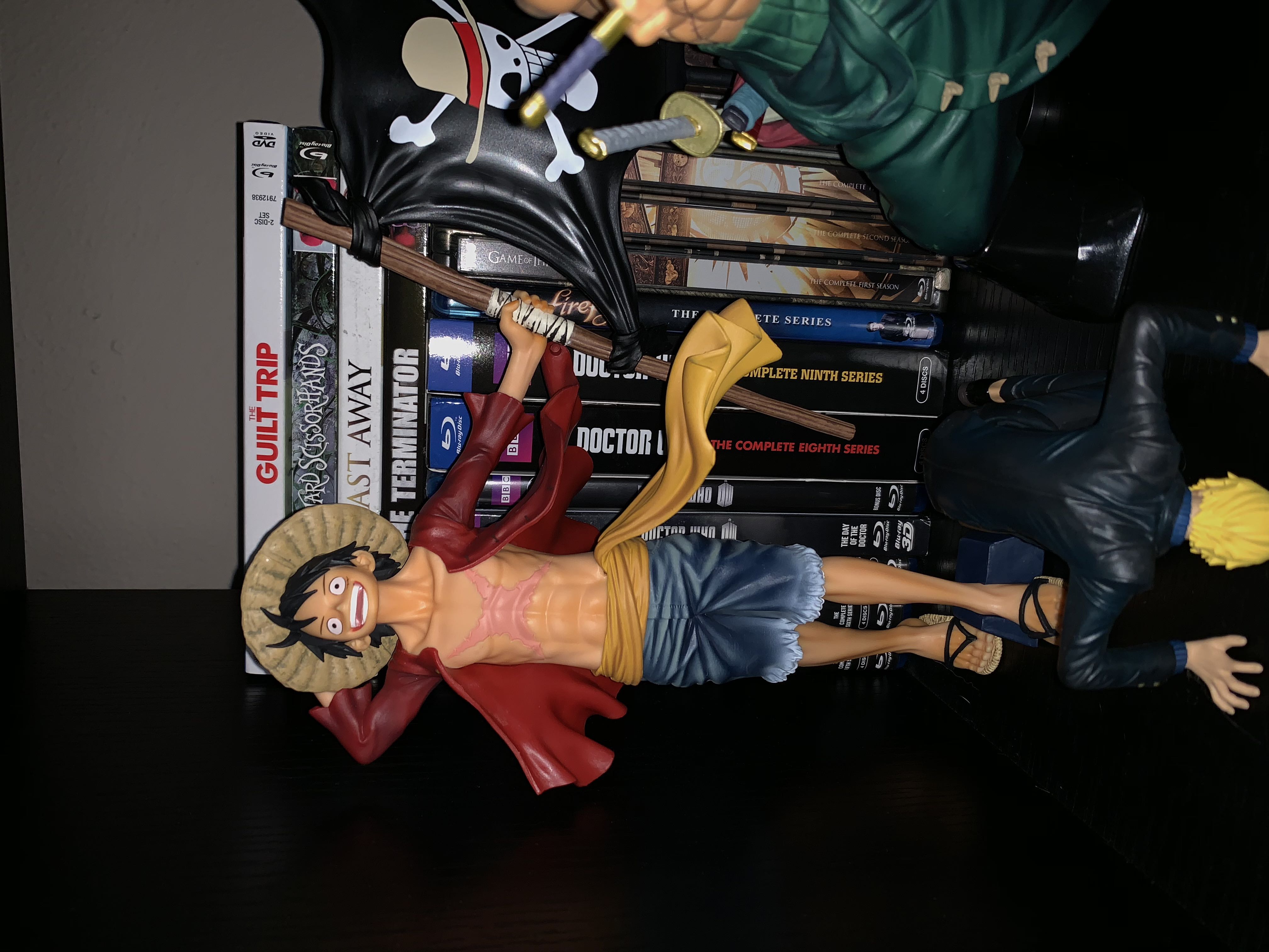 One Piece “Monkey.D.Luffy With Flag” - Craneking action figure collectible [Barcode 2030100752934] - Main Image 2