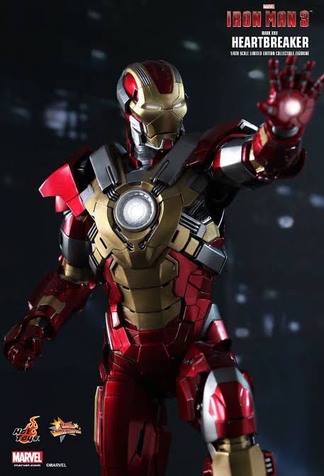 Hot Toys Iron Man 2 Mark XVII - Hot Toys (Iron Man 2) action figure collectible - Main Image 2