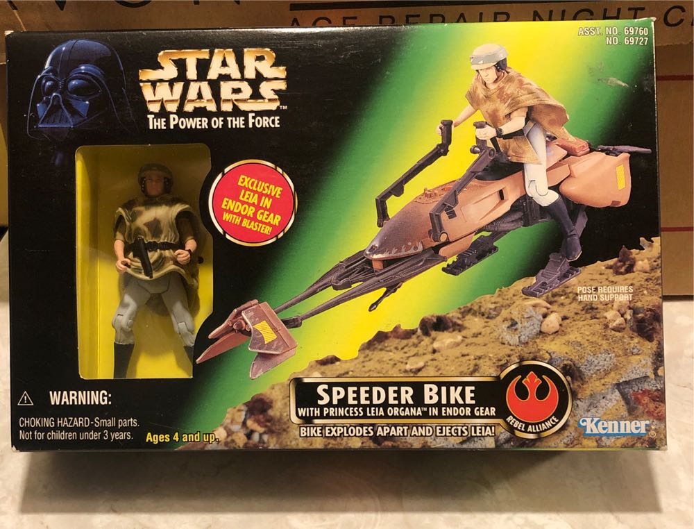 Speeder Bike w/Princess Leia Organa in Endor Gear - Kenner / Hasbro (Vehicle) action figure collectible [Barcode 076281697277] - Main Image 2