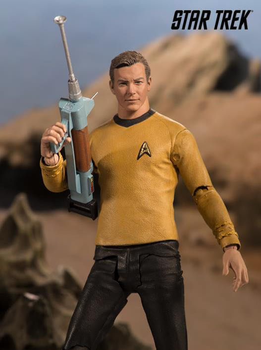 Captain James T Kirk - Qmx (Star Trek Original Series) action figure collectible [Barcode 787926130126] - Main Image 2