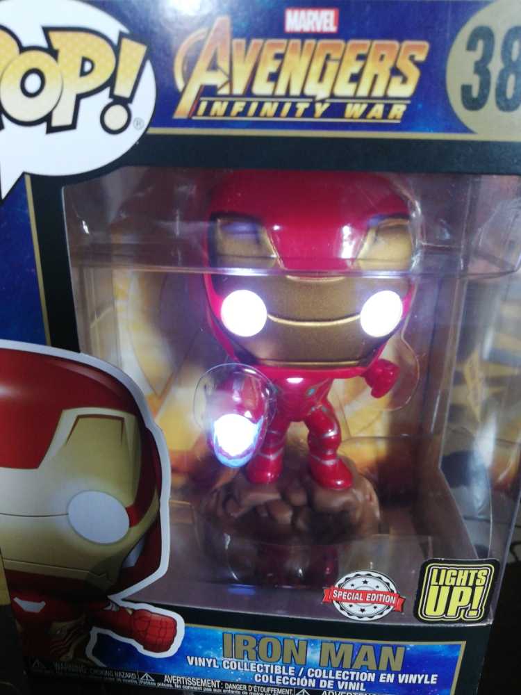 Iron Man (Avengers Infinity War) 380 Special Edition/ Lights Up - Funko action figure collectible [Barcode 889698303446] - Main Image 2