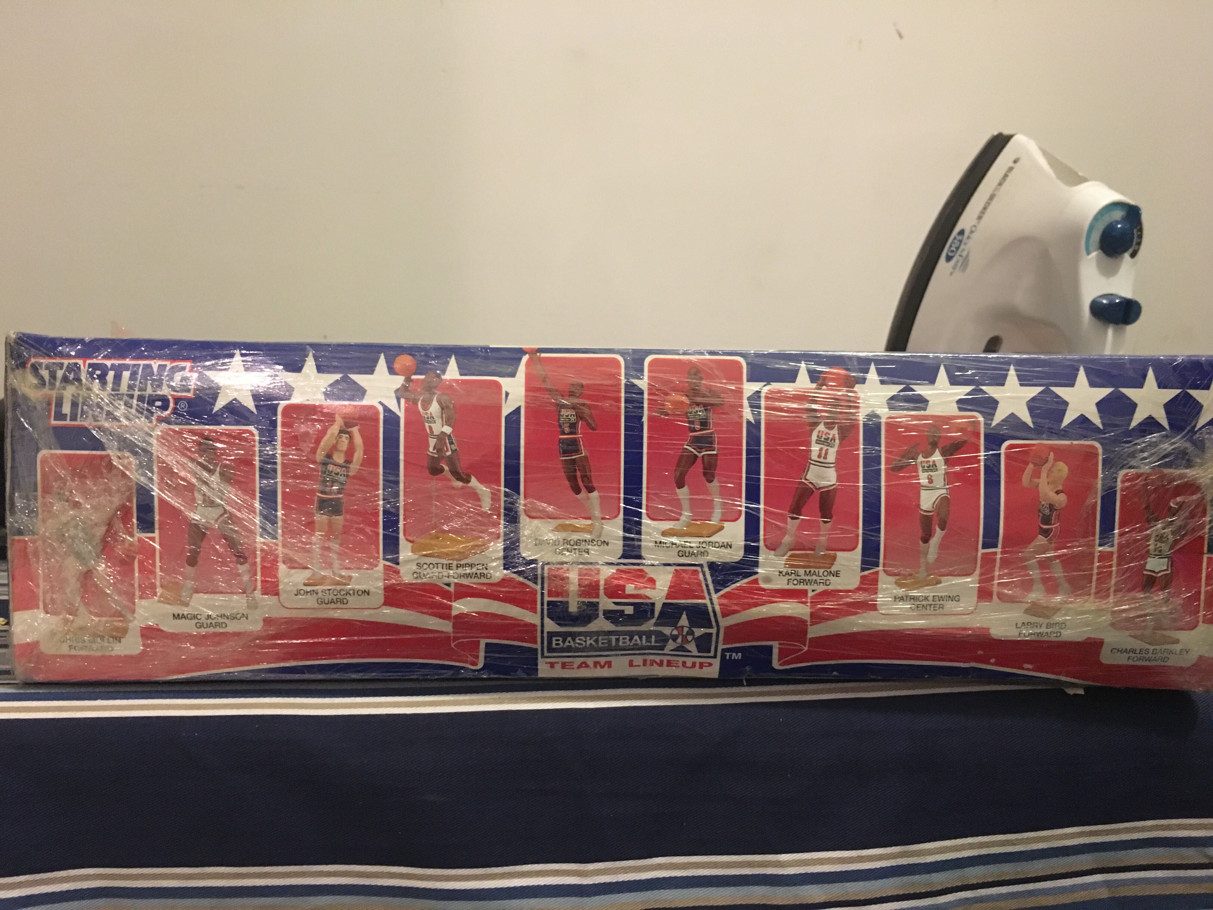 1992 Dream Team - STARTING LINEUP (Starting Lineup Basketball) action figure collectible [Barcode 076281679907] - Main Image 3