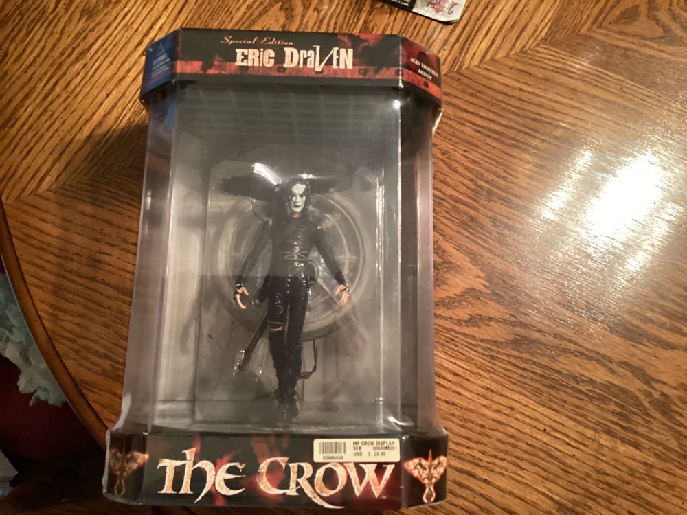 The CROW - McFarlane Toys (Horror) action figure collectible [Barcode 787926902655] - Main Image 2