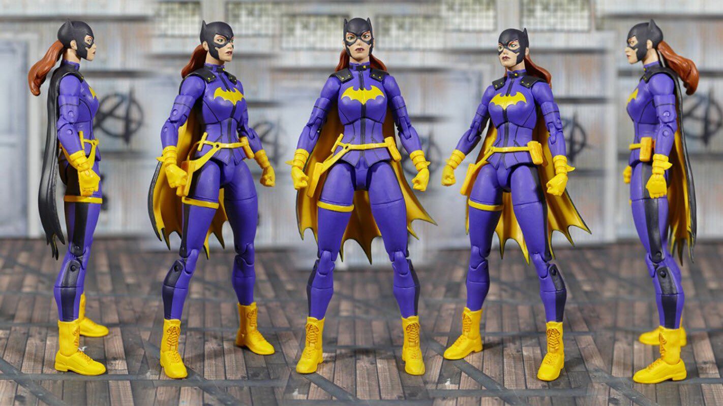 DCC The New 52 Batgirl - action figure collectible - Main Image 3