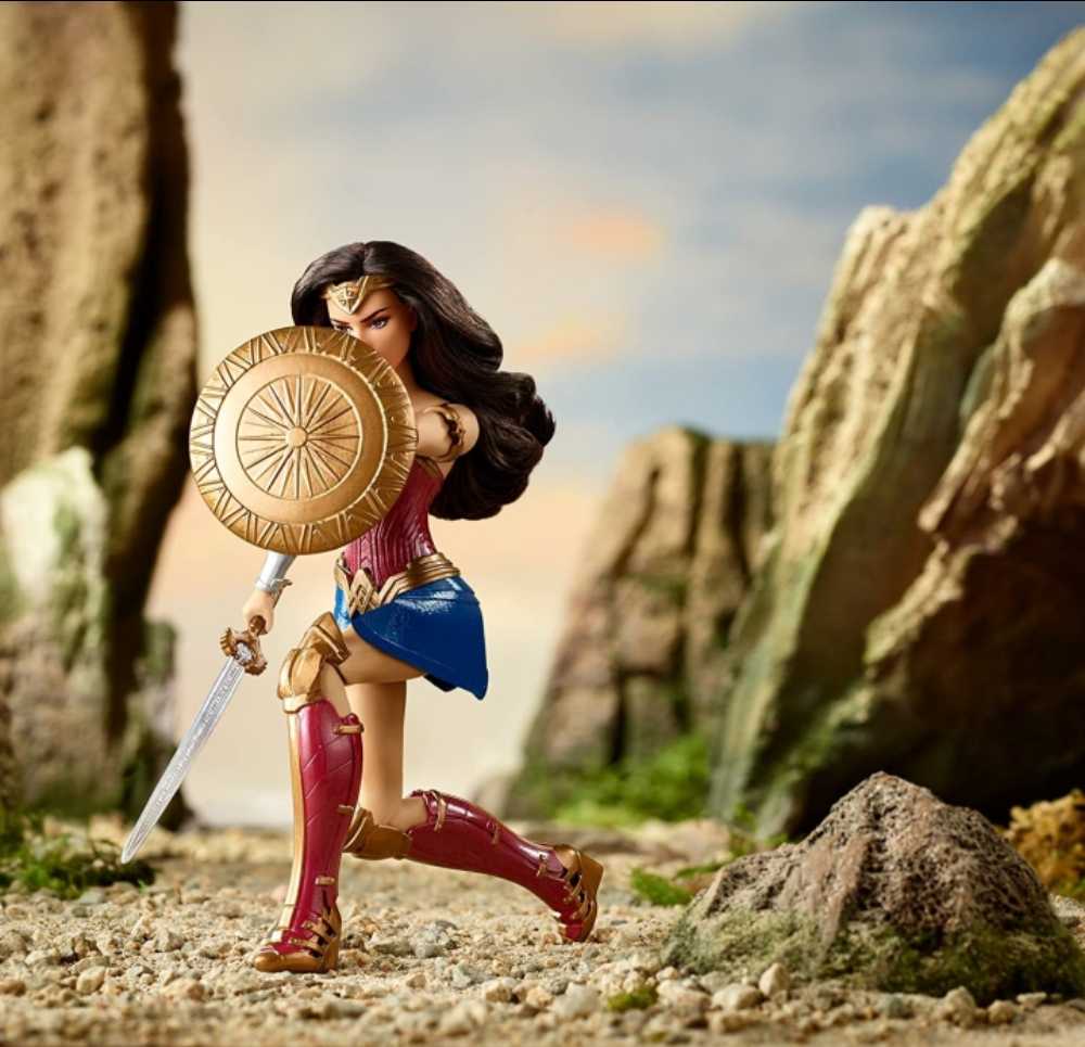 Wonder Woman Movie -  Battle Ready Wonder Woman  - DC Mattel (The Wonder Woman Movie) action figure collectible [Barcode 0887961466584] - Main Image 3