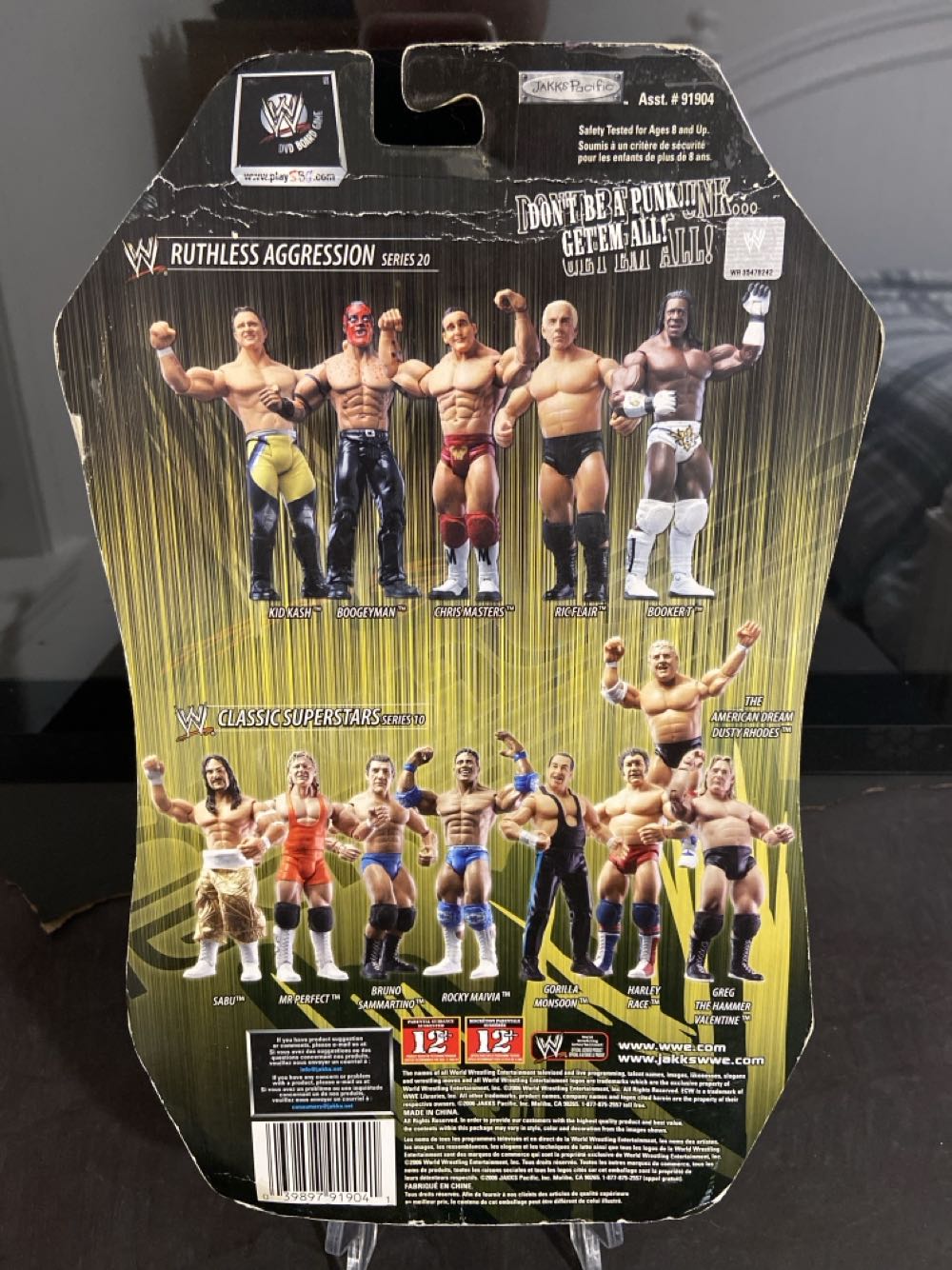 Kid Kash - Jakks Pacific (WWE: Ruthless Aggression (Series 20)) action figure collectible [Barcode 039897919041] - Main Image 2