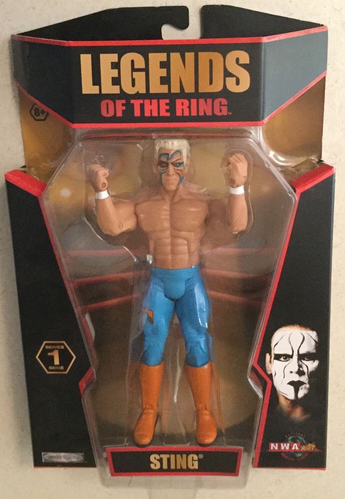 MMS349: Armored Batman 1/6th Scale 