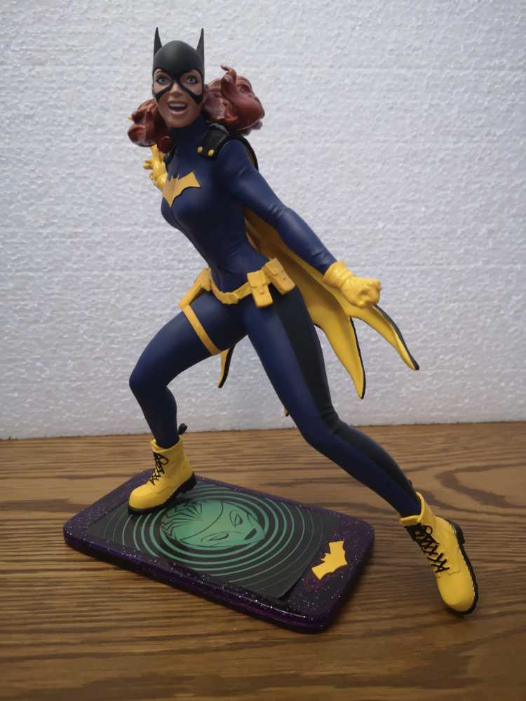 Batgirl The New 52  action figure collectible - Main Image 3