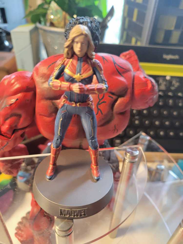 HWC #: Captain Marvel - Eaglemoss Productions action figure collectible - Main Image 1