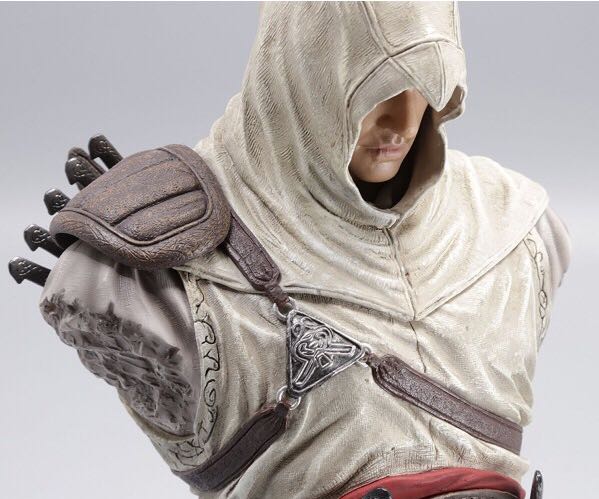 Busto Altaïr Ibn-La’Ahad - Ubicollectibles (Videojuegos) action figure collectible [Barcode 3307215957349] - Main Image 3
