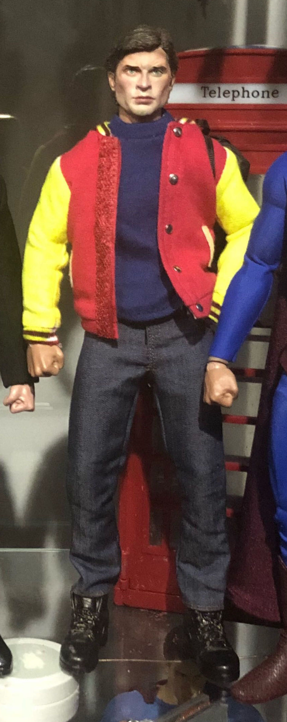 Clark Kent : Tom Welling - Custom (DC TV shows) action figure collectible - Main Image 4
