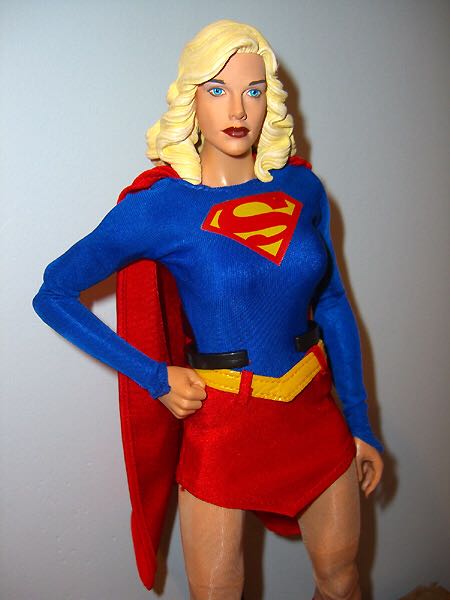 Supergirl : Comic Book - DC Direct (DC Comics - Super Heroes) action figure collectible - Main Image 2