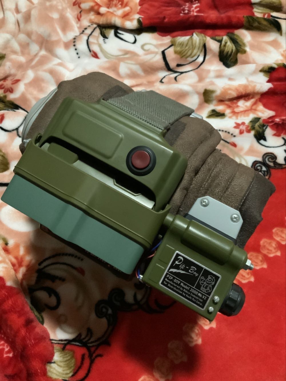 Fallout 76 Pip Boy 2000 MK VI Construction Kit Bethesda Collector’s Edition - Bethesda (Fallout) action figure collectible [Barcode 5060178520316] - Main Image 4