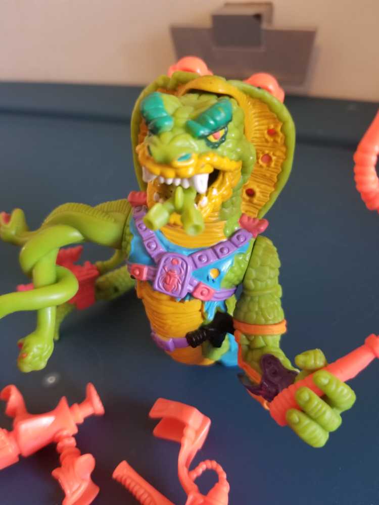 TMNT Loose Scale Tail Snake Complete  - Playmates Toys (Teenage Mutant Ninja Turtles) action figure collectible - Main Image 2