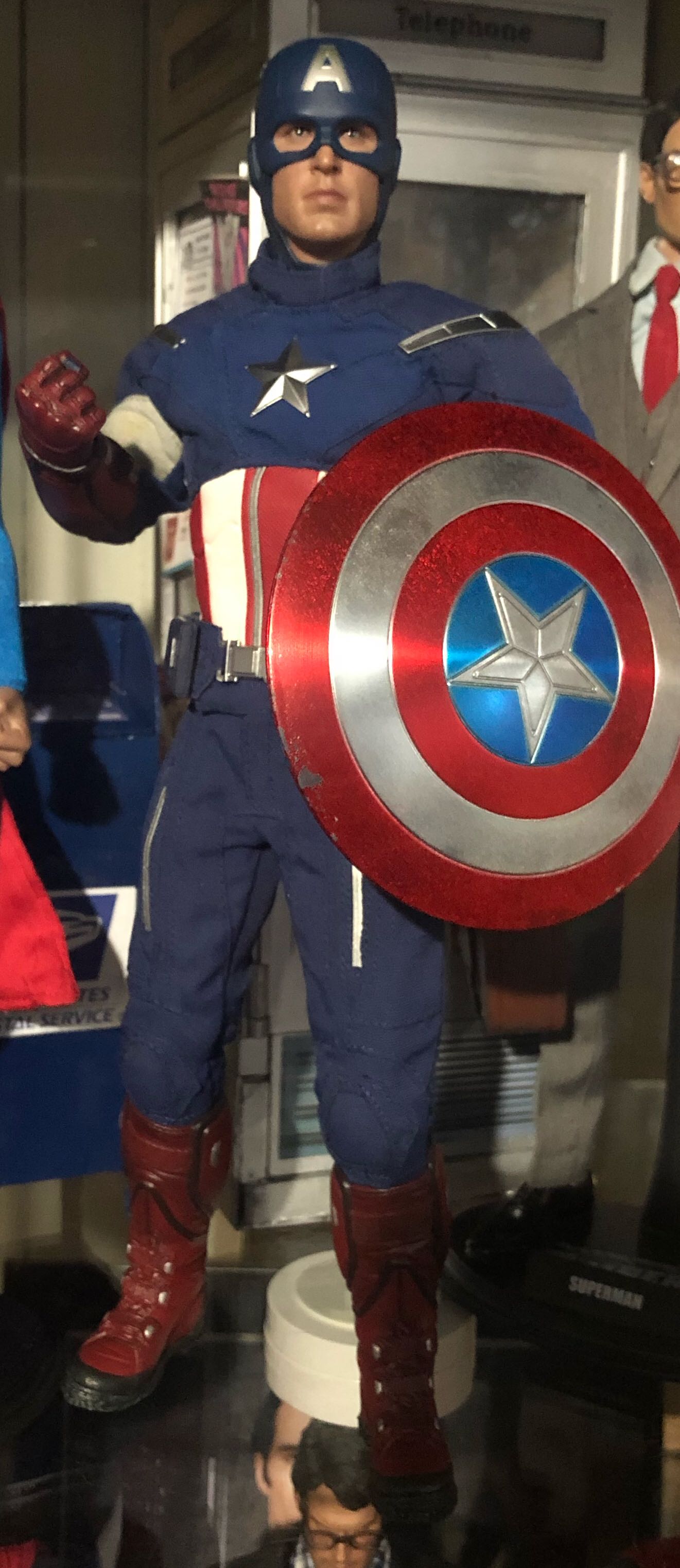 Captain America : Chris Evans - Hot Toys (Marvel Movies) action figure collectible - Main Image 2