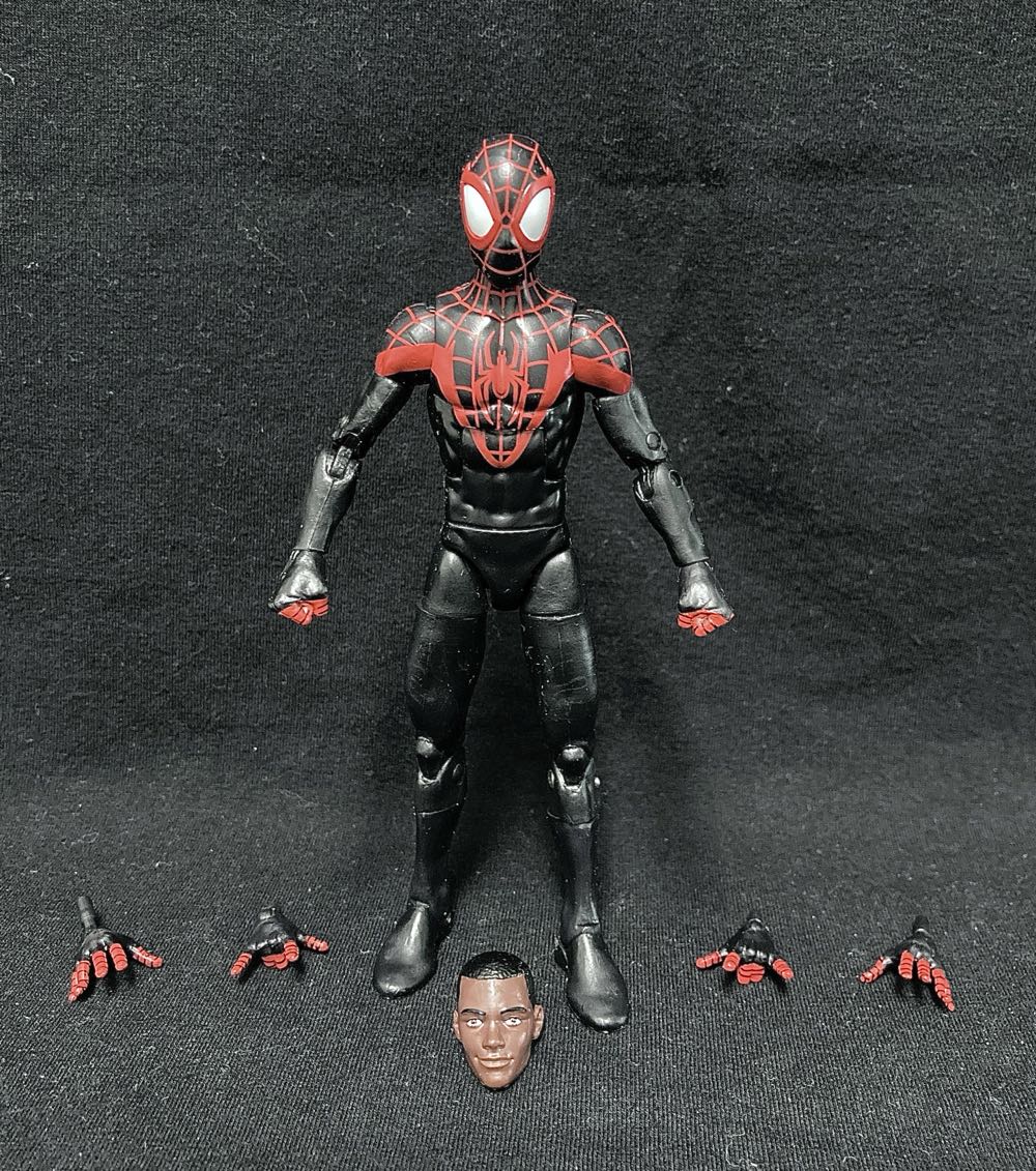 Miles Morales & Spider-Gwen - Hasbro (Spider-man: Into the Spider-verse) action figure collectible [Barcode 630509743353] - Main Image 3