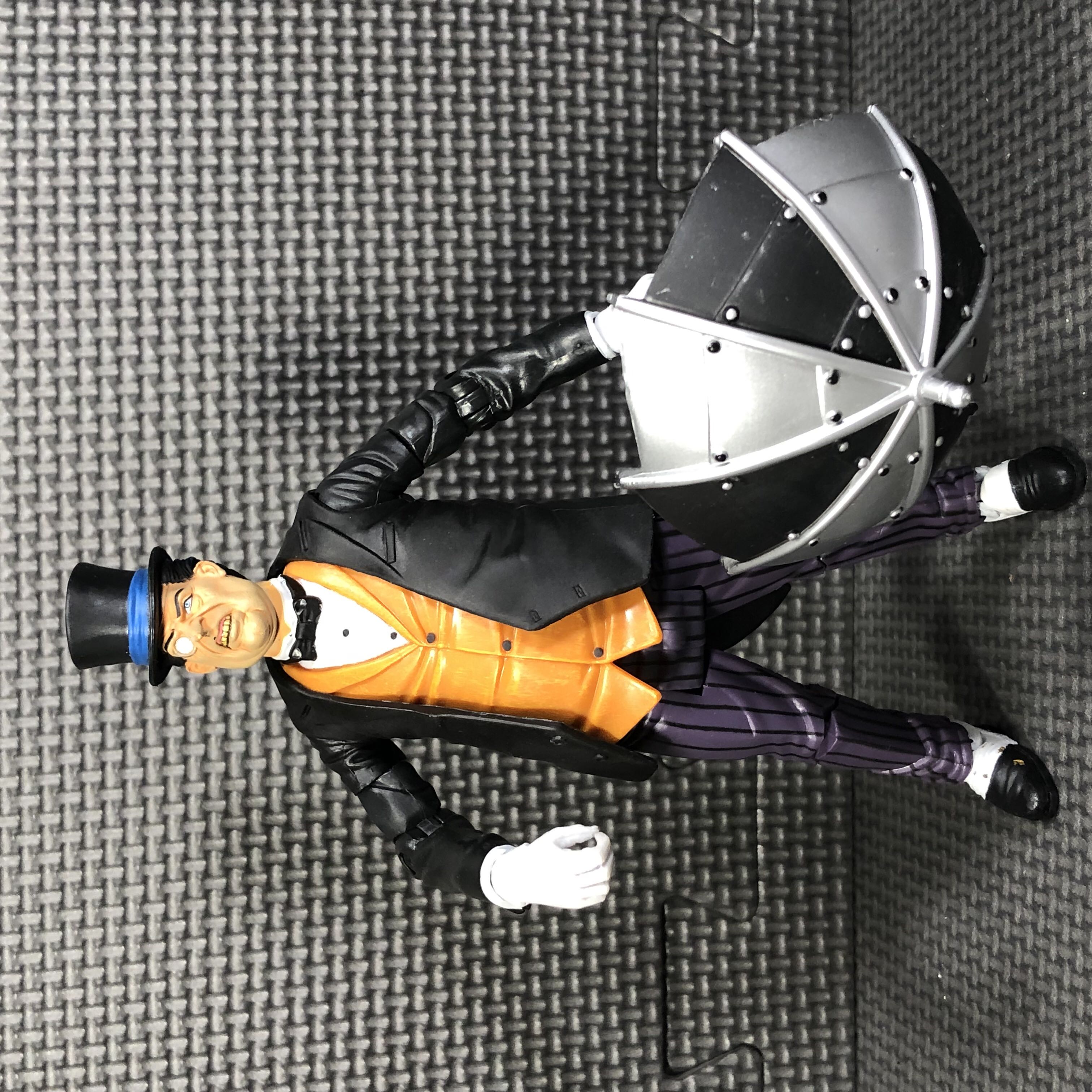 DC UNIVERSE CLASSICS WAVE 1, PENGUIN - DC Mattel action figure collectible - Main Image 2