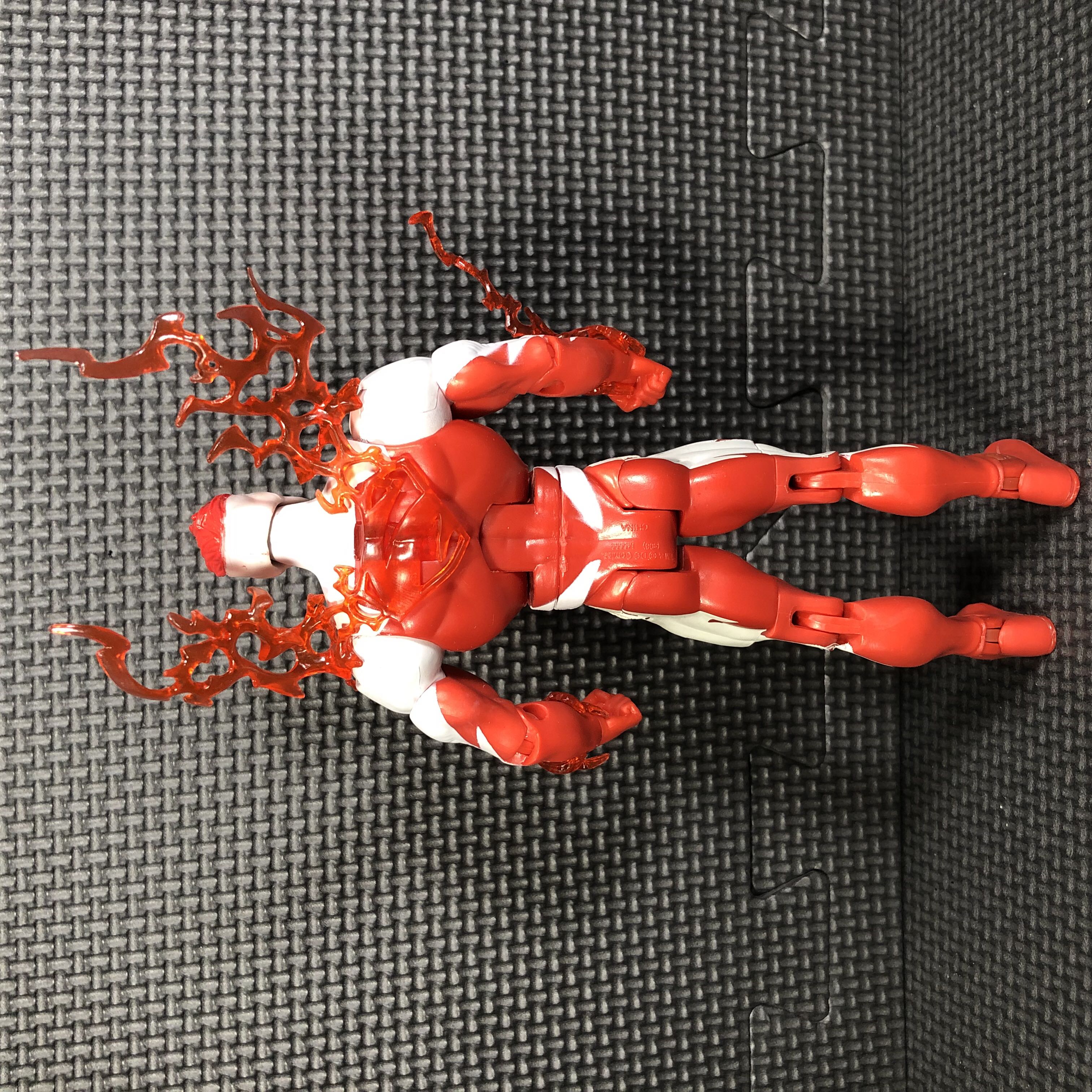 DC Universe Classics, Wave 2: Superman Red - Mattel (DC Comics - Super Heroes) action figure collectible - Main Image 3