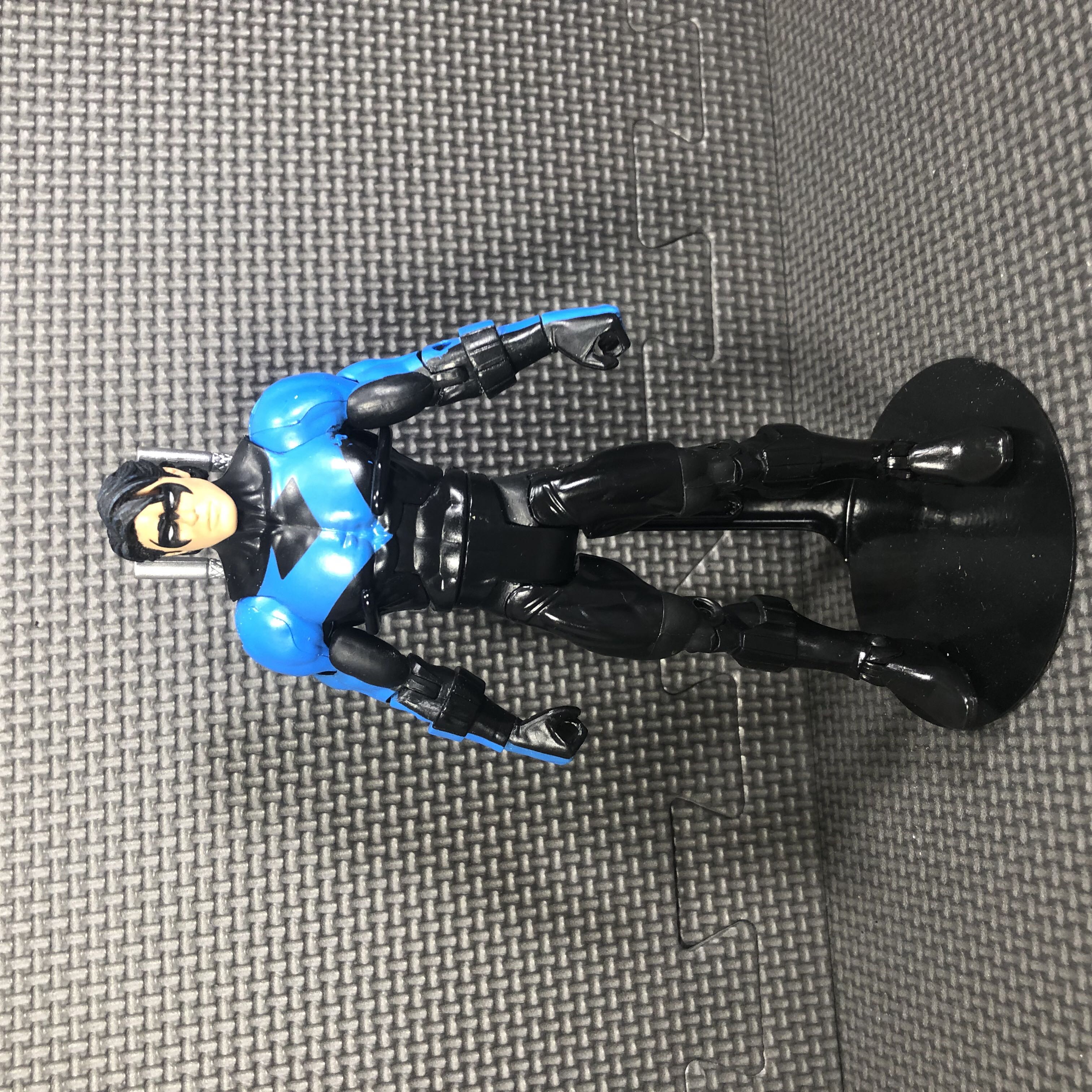DC Universe Classics, Wave 3: Nightwing - Mattel (DC Comics - Super Heroes) action figure collectible - Main Image 2