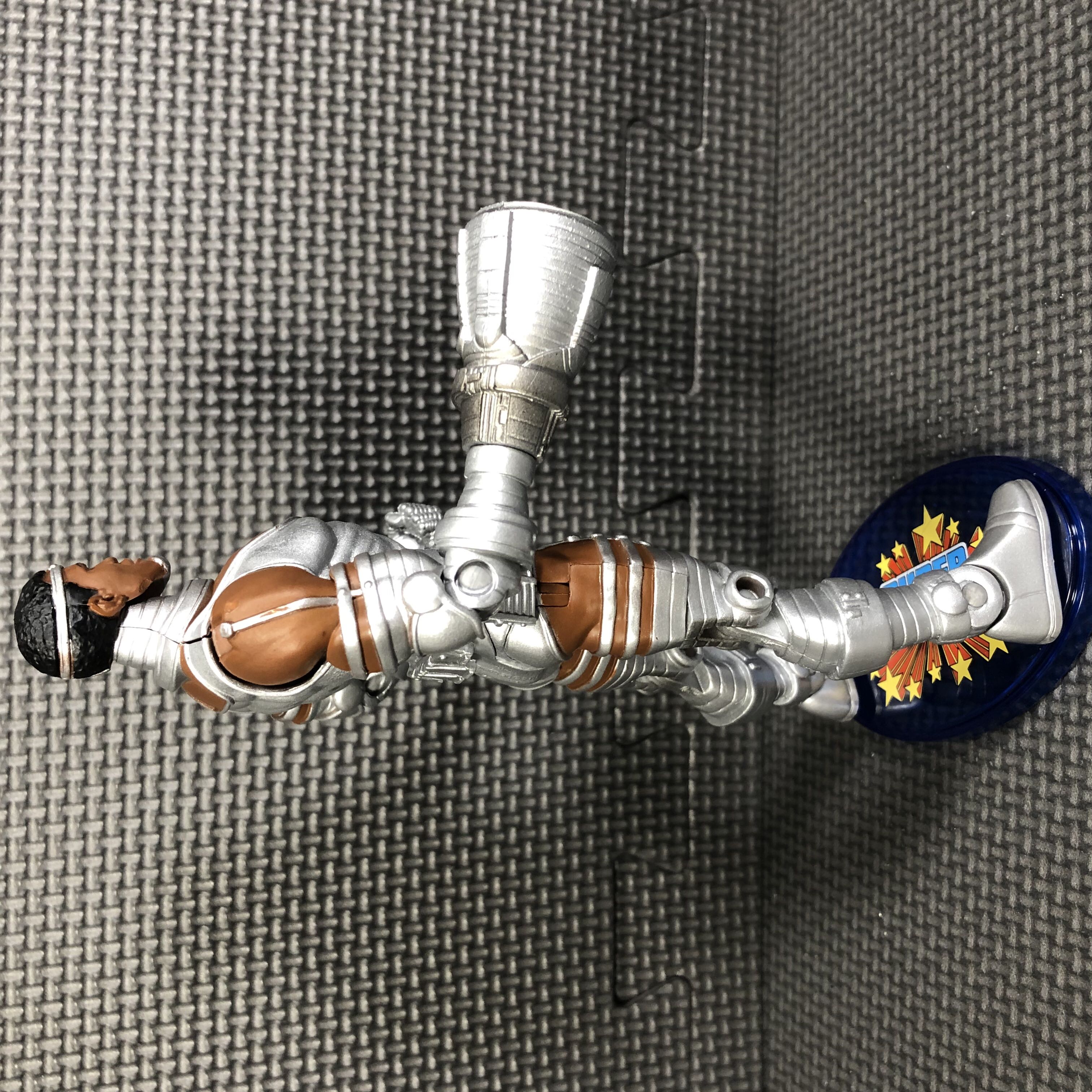 DC UNIVERSE CLASSICS WAVE 4, CYBORG (KB EXCLUSIVE VARIANT) - DC Mattel action figure collectible - Main Image 3