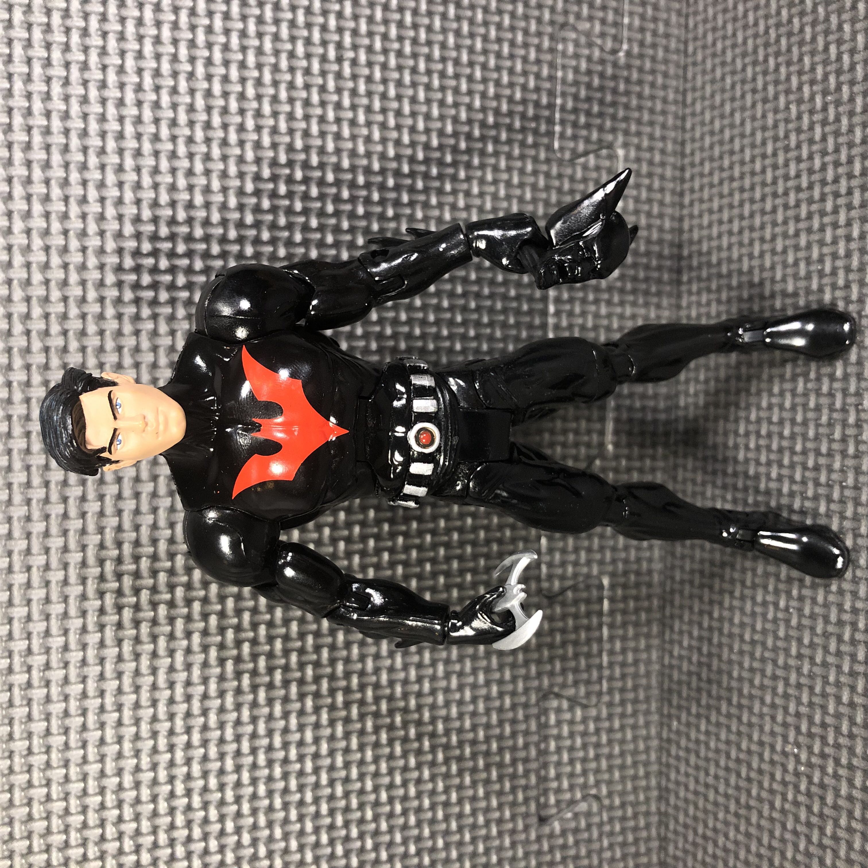 DC Universe Classics, Wave 4: Batman Beyond (Unmasked) - Mattel (DC Comics - Super Heroes) action figure collectible - Main Image 2