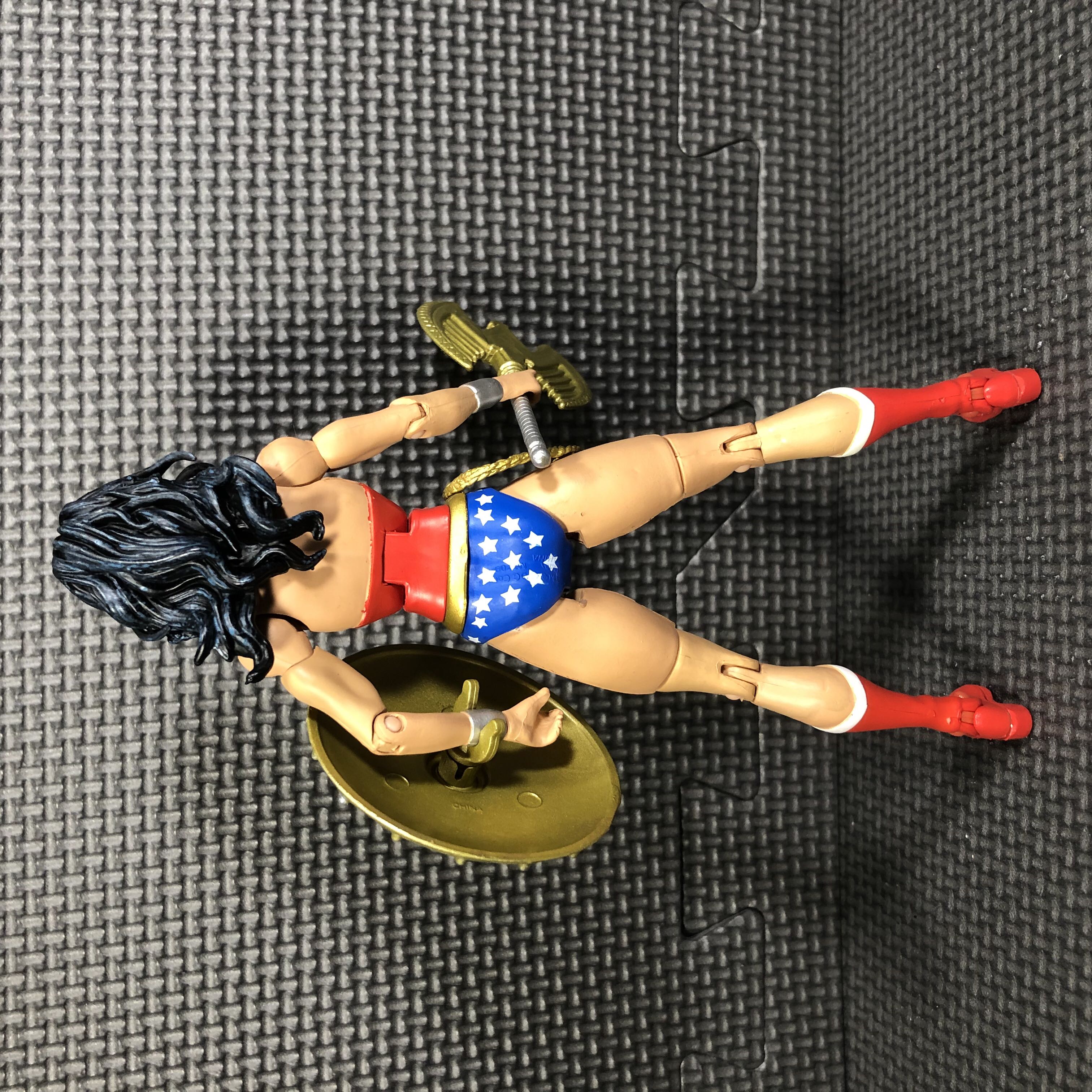 DC Universe Classics, Wave 4: Wonder Woman - Mattel (DC Comics - Super Heroes) action figure collectible - Main Image 3