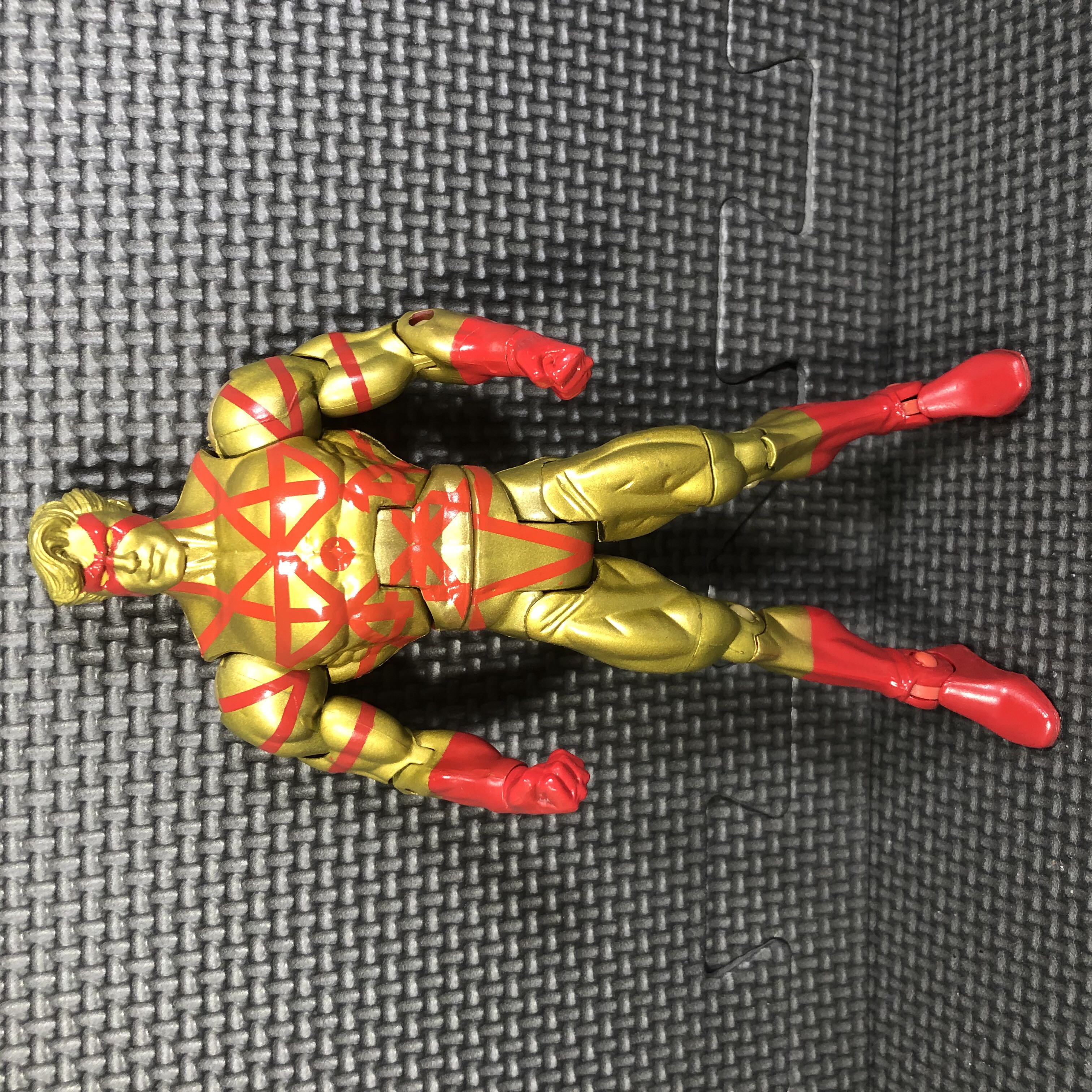 DC Universe Classics, Wave 4: Captain Atom (Gold) - Mattel (DC Comics - Super Heroes) action figure collectible - Main Image 2