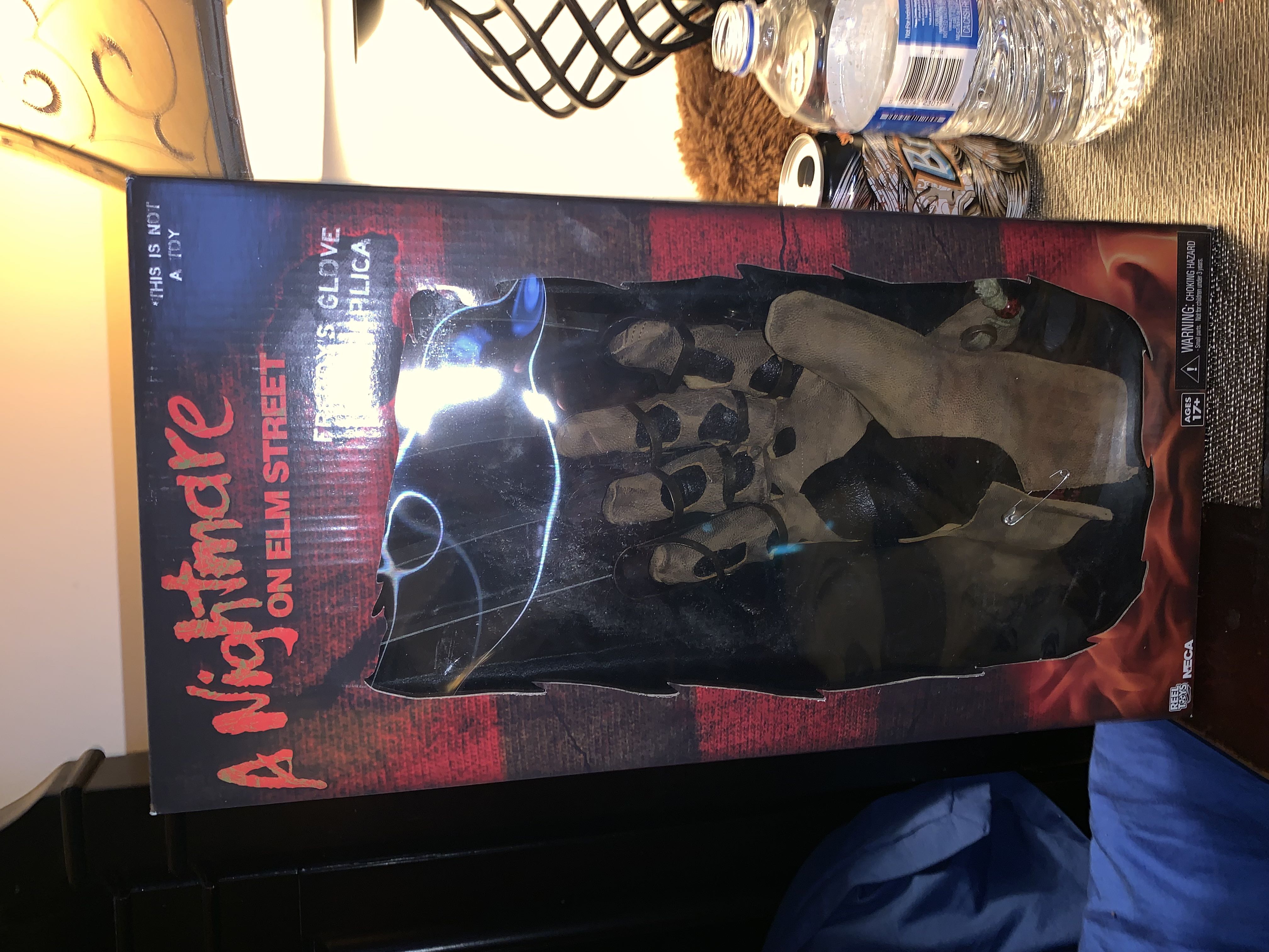 Freddy kruger gloves props replica neca gamestop - Neca/Reel Toys (A Nightmare On Elm Street) action figure collectible [Barcode 634482398180] - Main Image 2