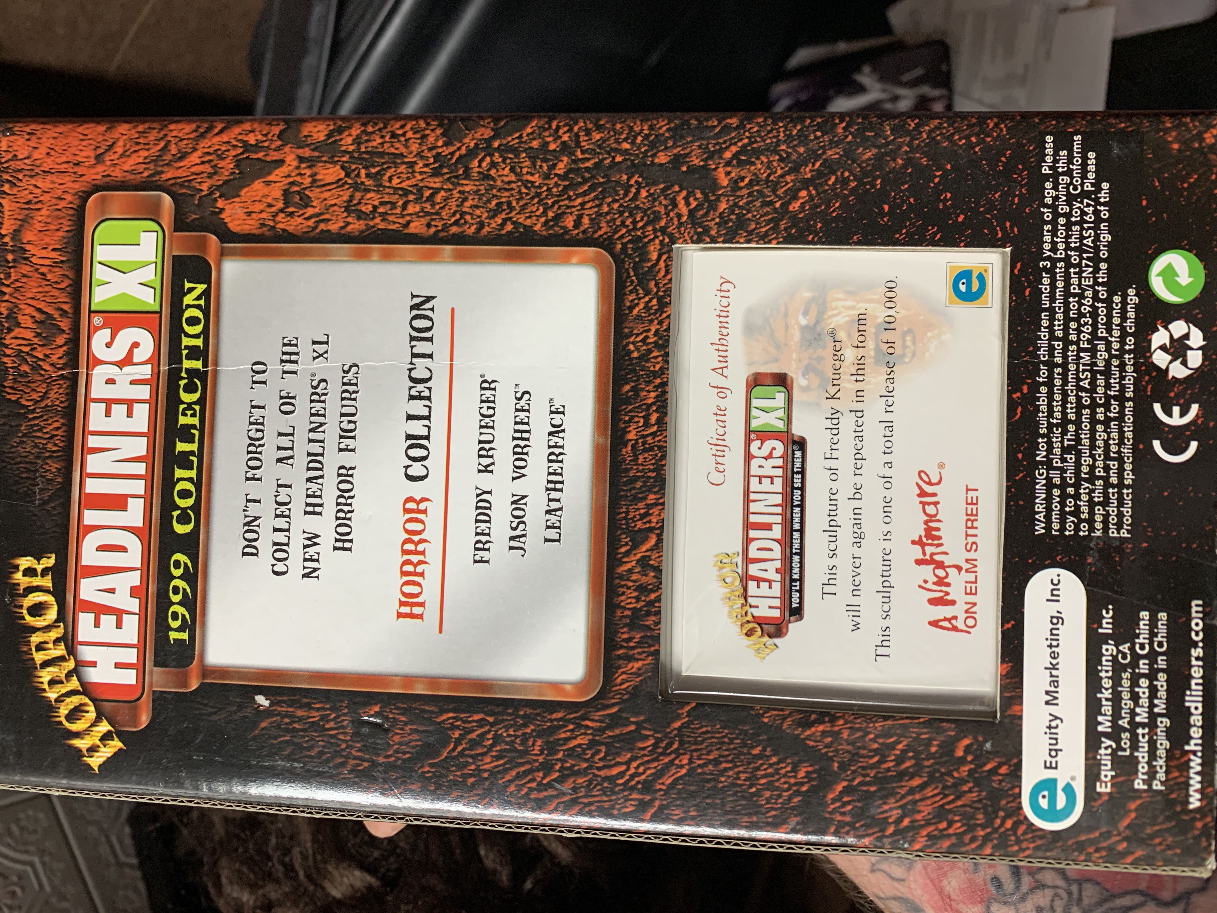 Horror Headliners XL: Freddy Krueger  action figure collectible - Main Image 2