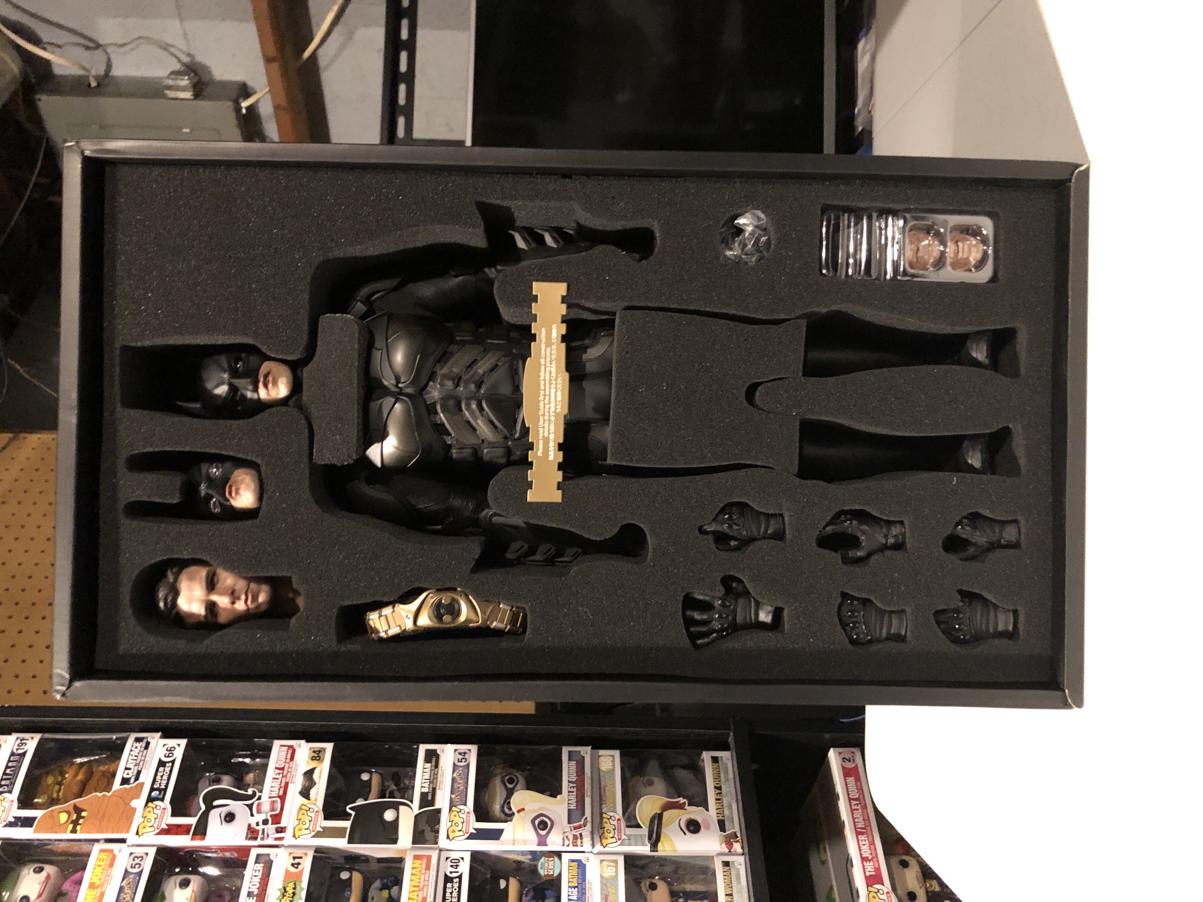 QS001: Batman 1/4 Scale  - Hot Toys (The Dark Knight Rises) action figure collectible [Barcode 4897011174709] - Main Image 3