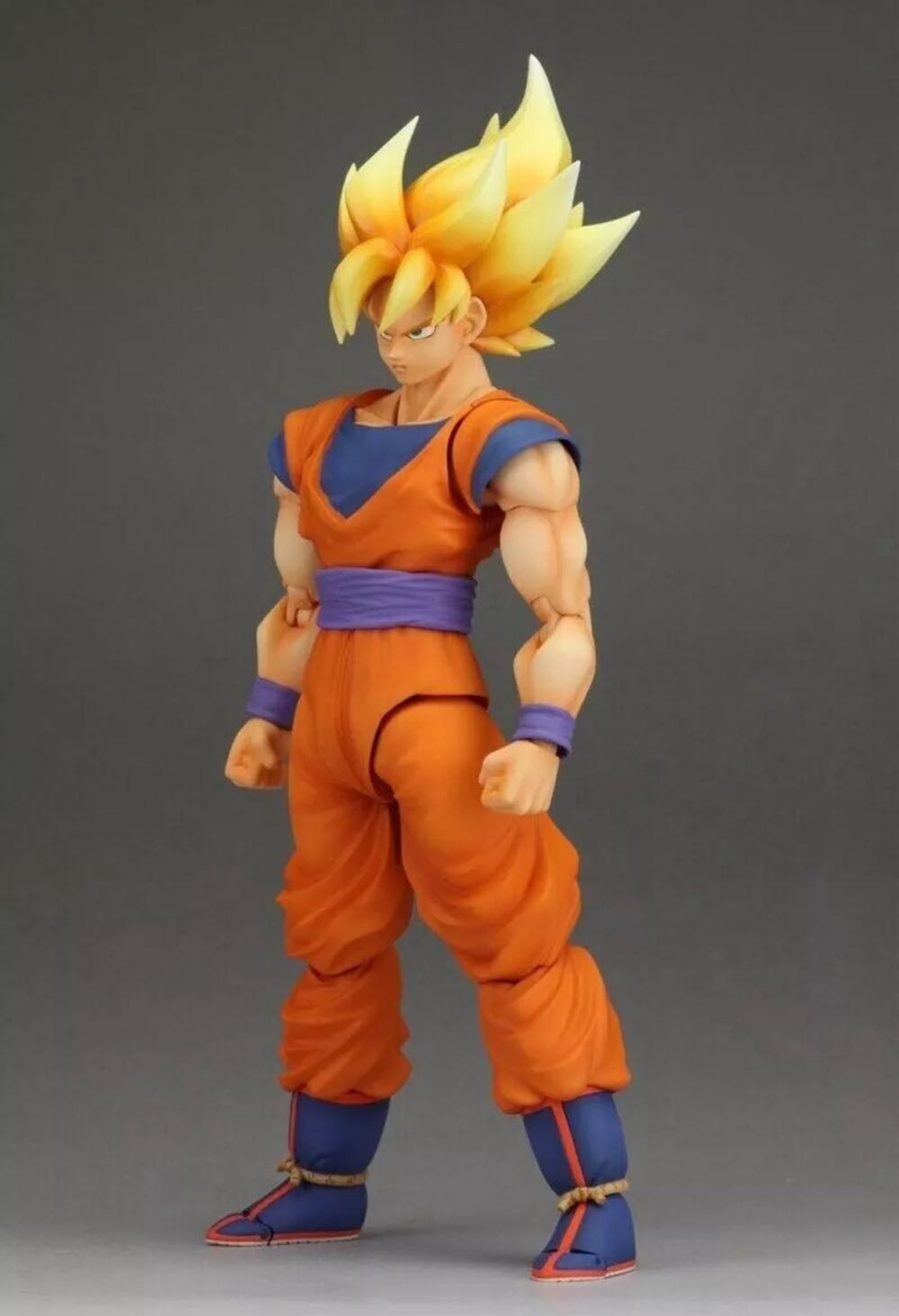 SON GOKU SUPER SAIYAN SDCC 2011 SPECIAL COLOR EDITION (US Exclusive) - Bandai Tamashii Nations (Dragon Ball Z) action figure collectible [Barcode 4543112708793] - Main Image 3