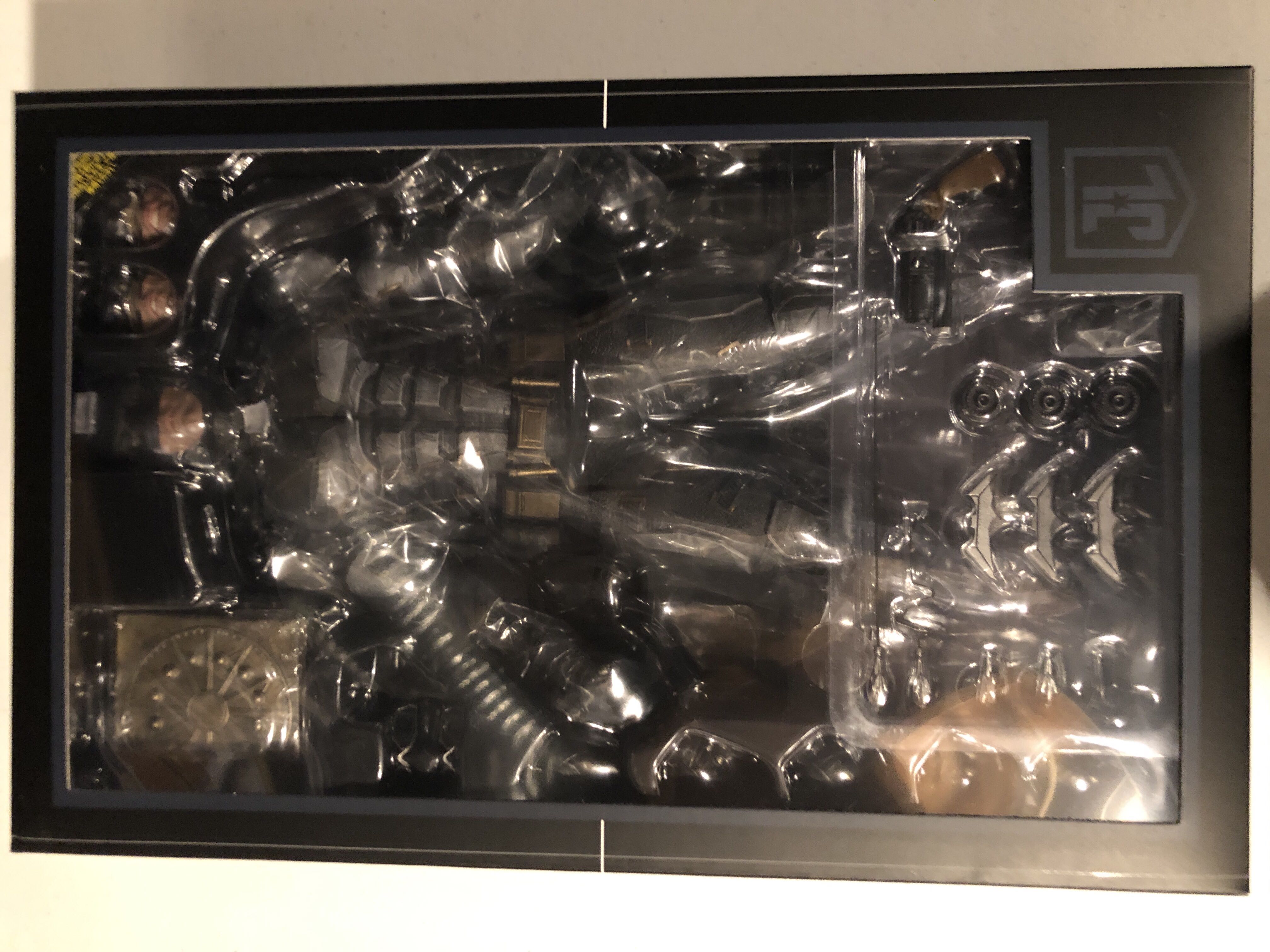 Batman, Tactical (MMS432 JL BM TB) - Hot Toys (Batman) action figure collectible [Barcode 4897011187198] - Main Image 3