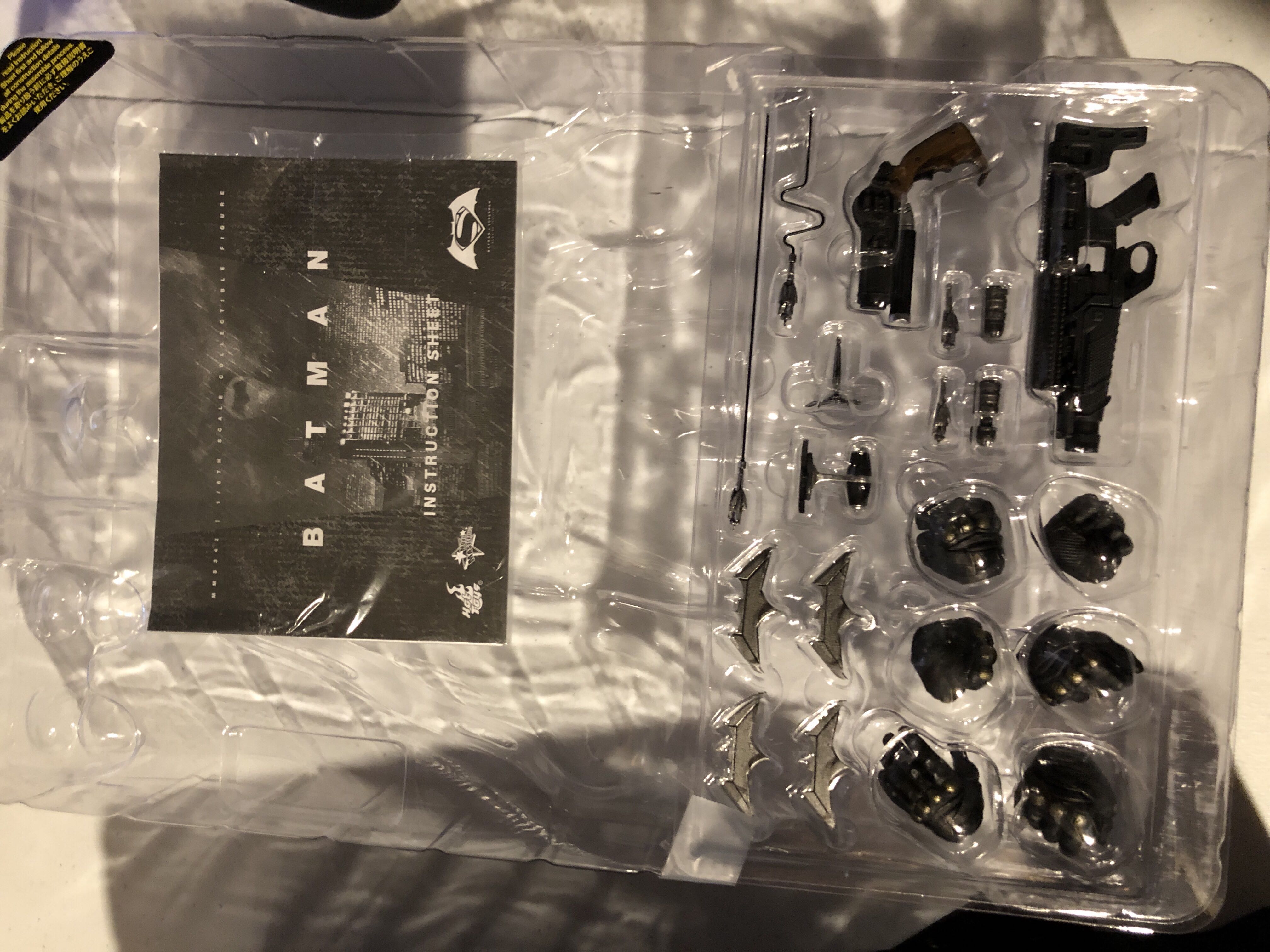 Hot toys MMS342: Batman Tech With Cowl  1/6th Scale - Hot Toys (Batman V Superman: Dawn Of Justice) action figure collectible [Barcode 4897011178493] - Main Image 4