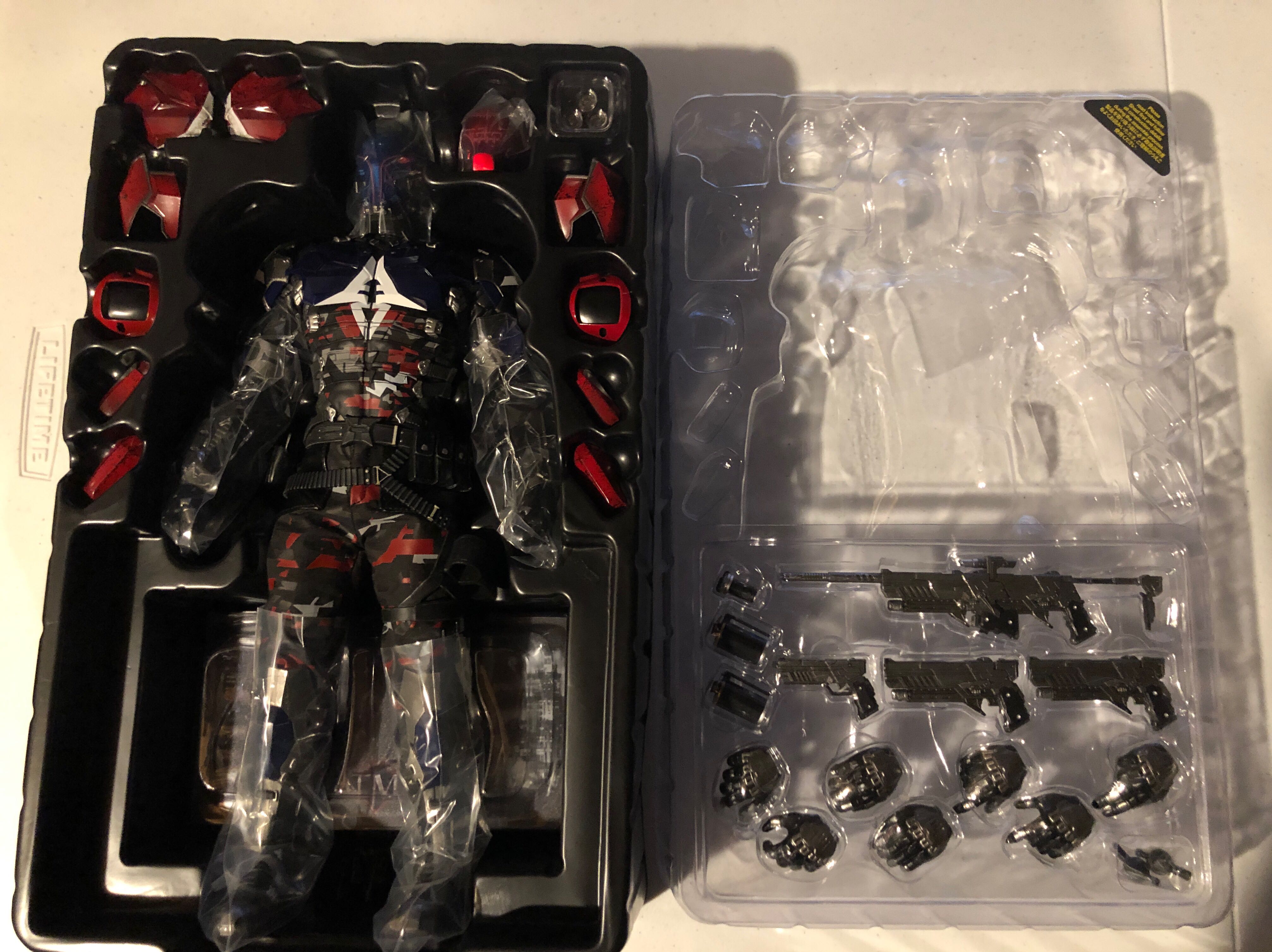 Arkham Knight - Hot Toys (Batman: Arkham Knight) action figure collectible [Barcode 4897011183558] - Main Image 4