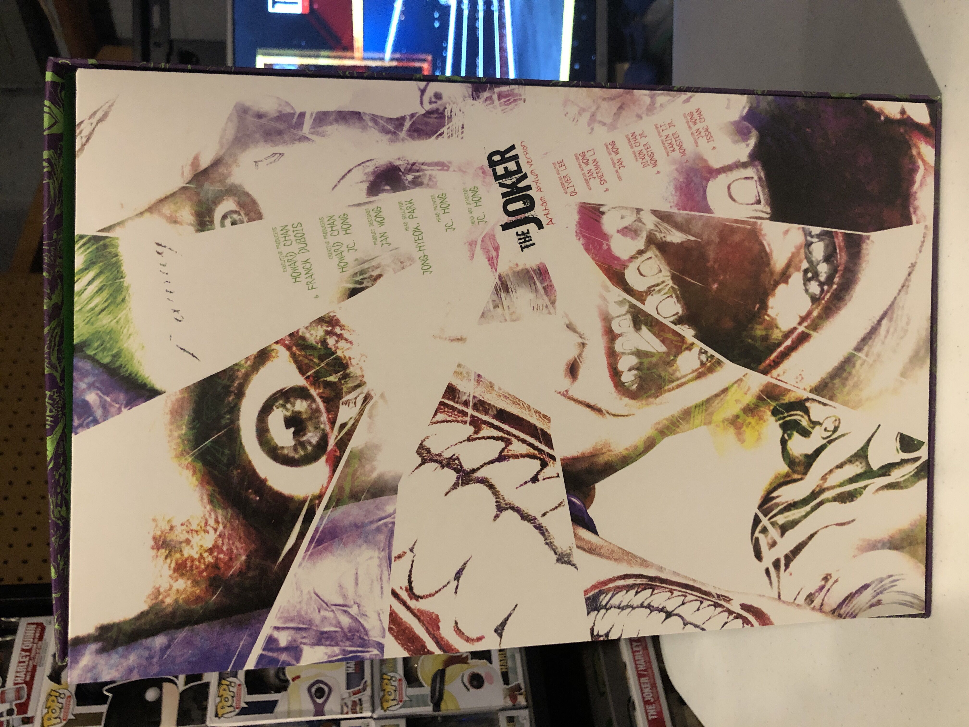 MMS373: The Joker (Arkham Asylum) 1/6th Scale  - Hot Toys (Suicide Squad) action figure collectible [Barcode 4897011181479] - Main Image 4