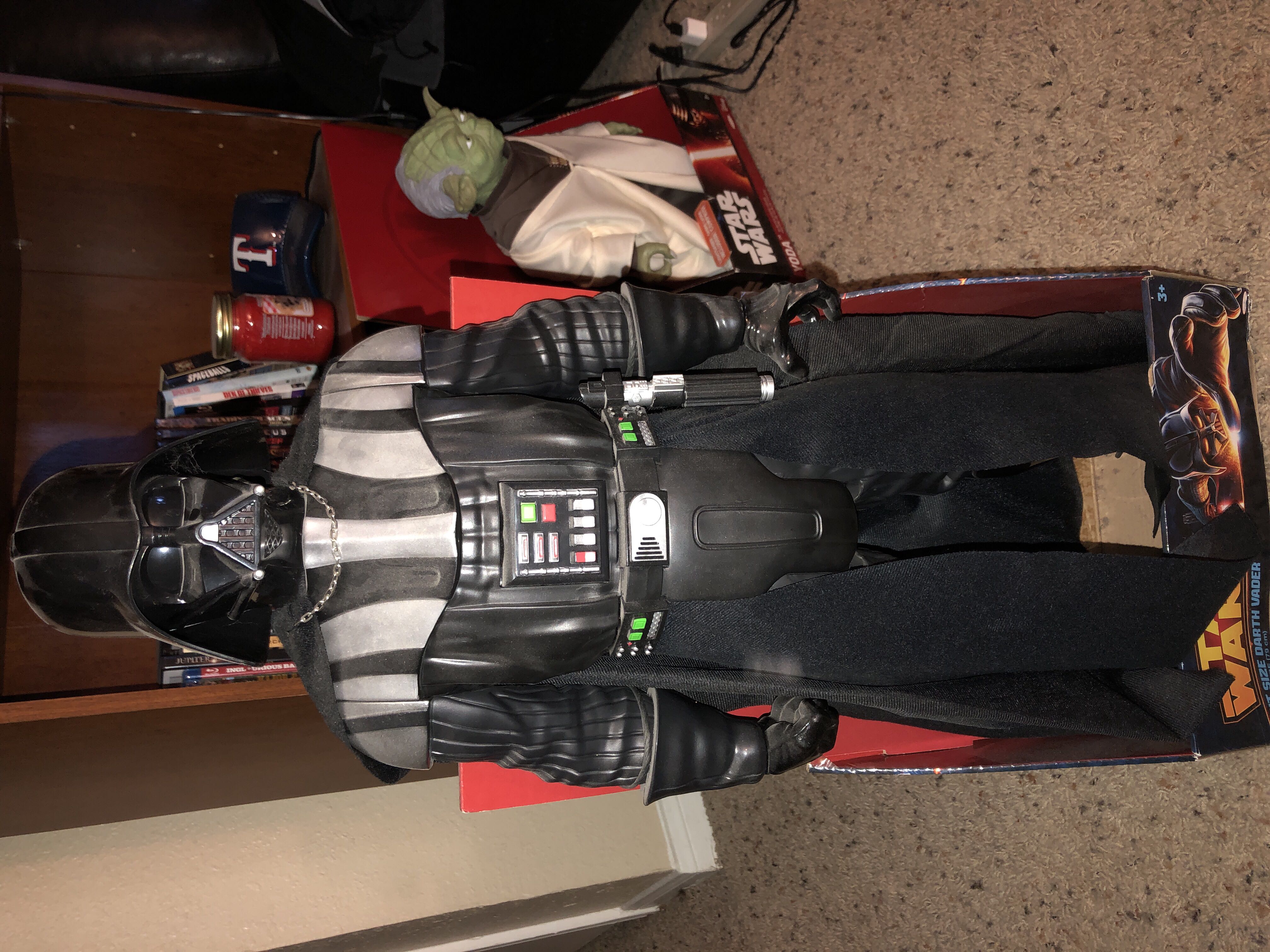 Giant Size Darth Vader  action figure collectible [Barcode 045672587121] - Main Image 1