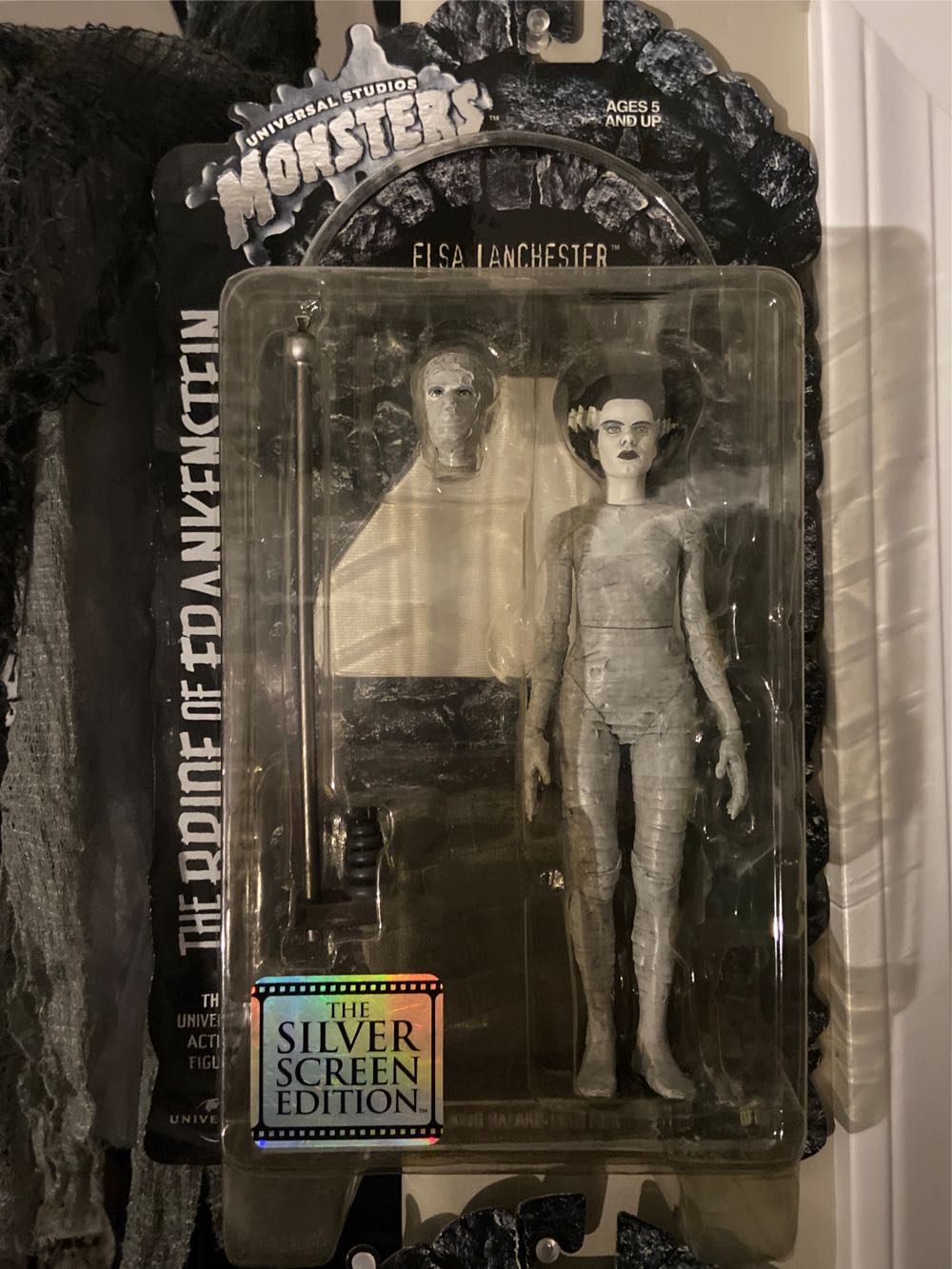 Sideshow - 8” The Bride Of Frankenstein (Silverscreen) - Sideshow Toy action figure collectible [Barcode 747720180192] - Main Image 2