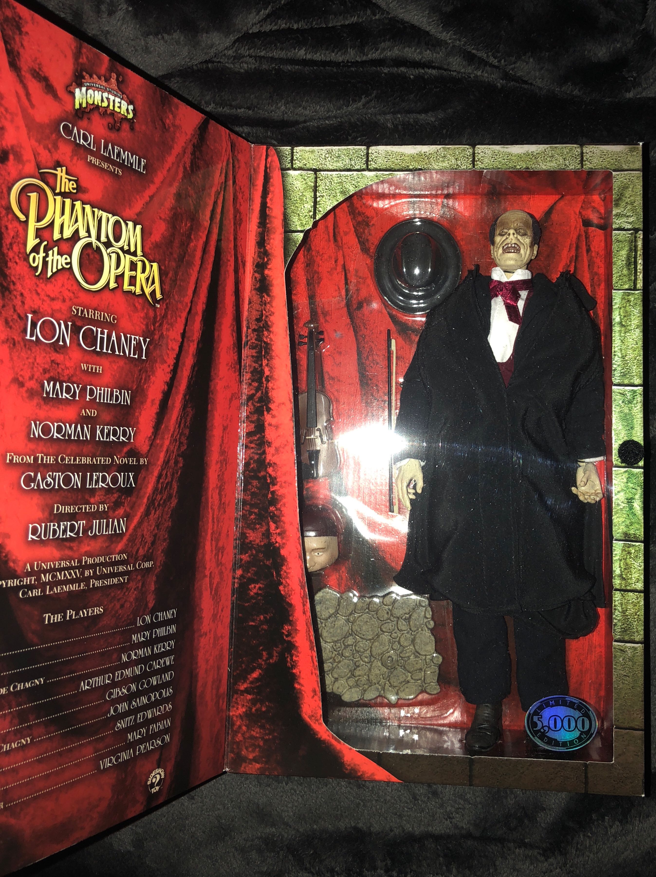 Universal Studios Monsters 12”: The PHANTOM - Sideshow Collectibles (The Phantom Of The Opera) action figure collectible [Barcode 747720180383] - Main Image 2