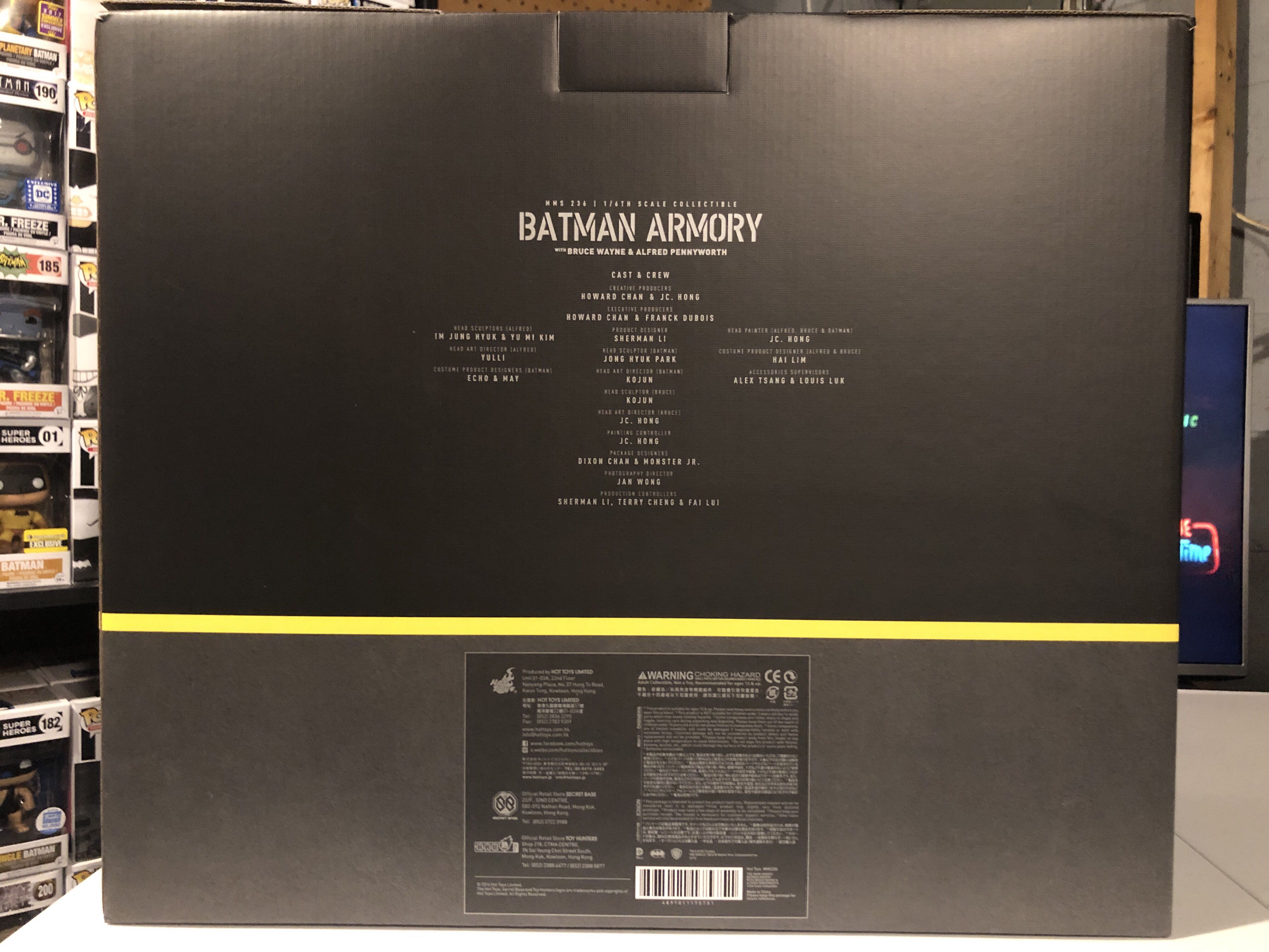 Batman Armory MMS234 - Hot Toys (The Dark Knight) action figure collectible [Barcode 4897011175751] - Main Image 2