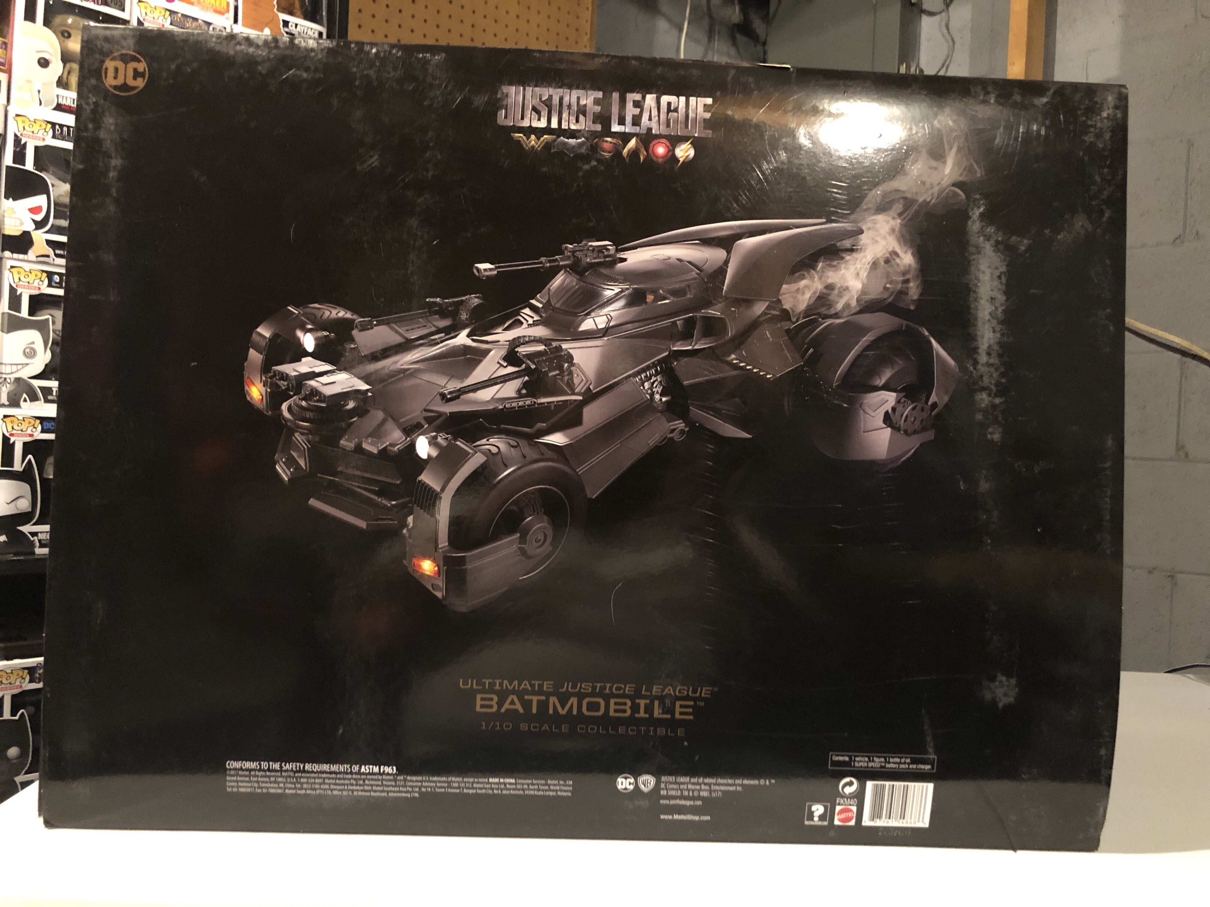 Ultimate Justice League Batmobile - Mattel (Batman) action figure collectible [Barcode 887961548686] - Main Image 3