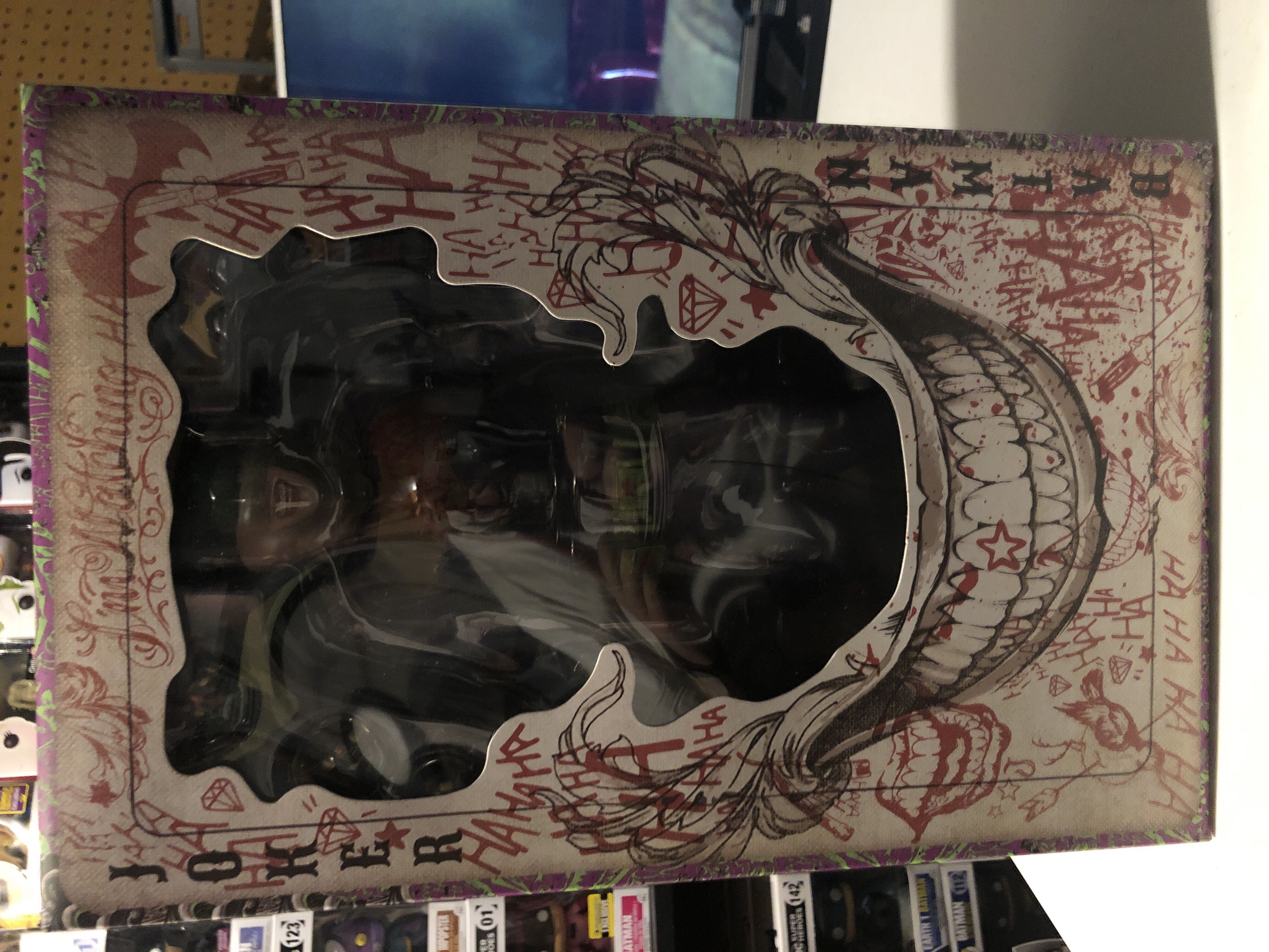 Hot Toys DC Suicide Squad The Joker Batman Imposter Version  - Hot Toys (Suicide Squad) action figure collectible [Barcode 4897011182056] - Main Image 3