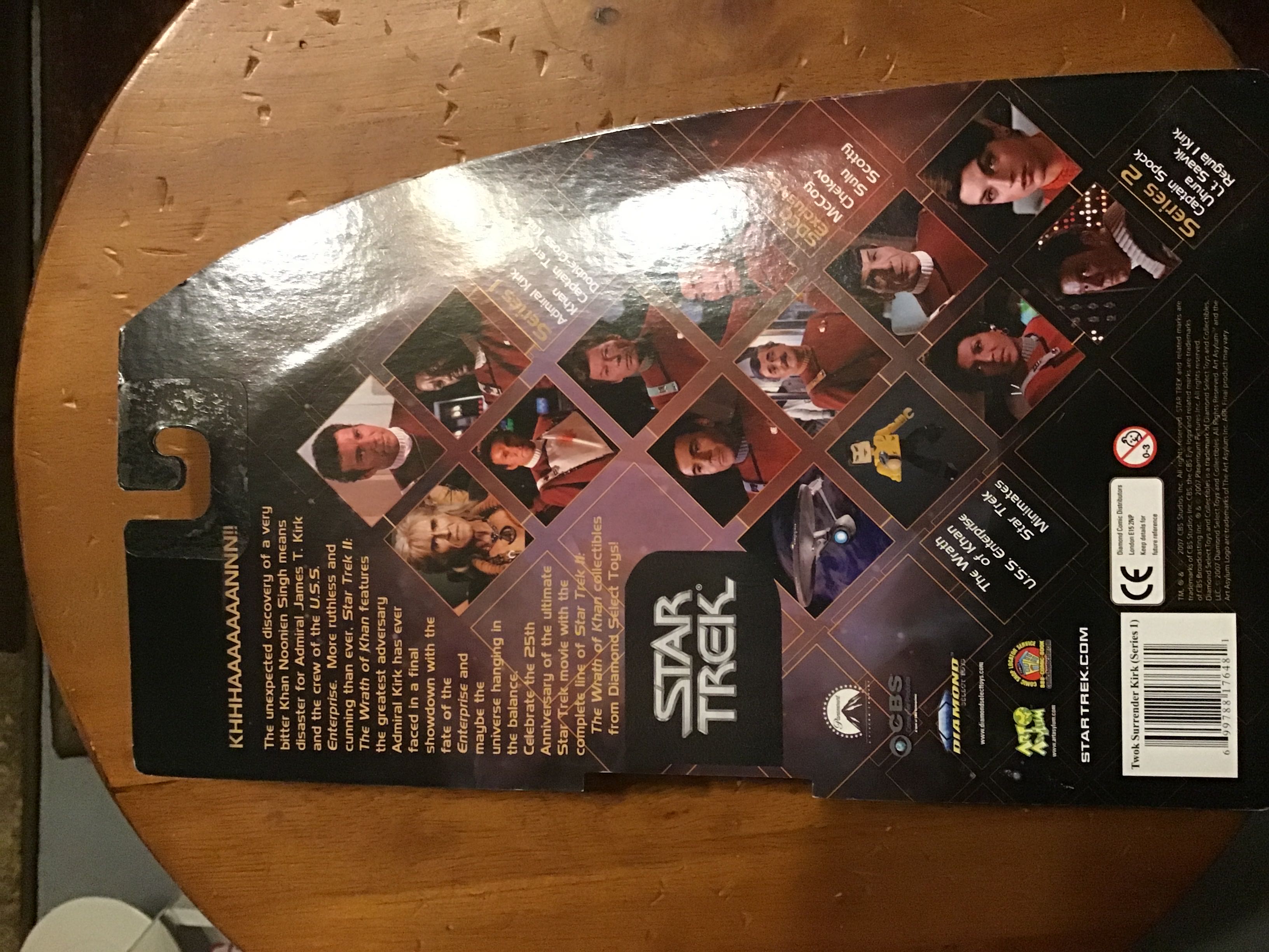 Star Trek: Double Cross Kirk - Diamond Select (Star Trek II The Wrath Of Khan) action figure collectible [Barcode 699788176481] - Main Image 3